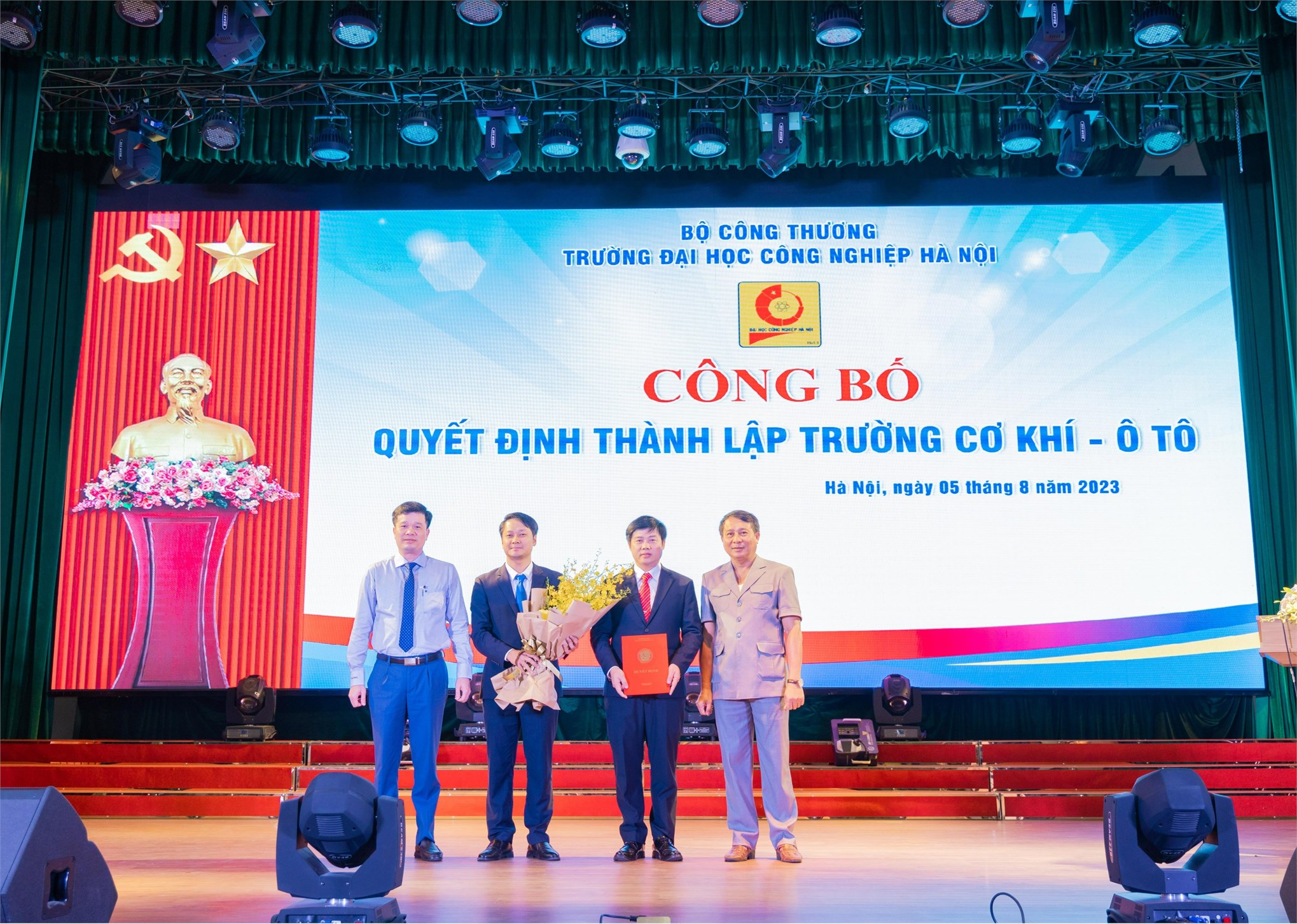 Lễ công bố quyết định thành lập trường Cơ khí – Ô tô thuộc Trường Đại học Công Nghiệp Hà Nội