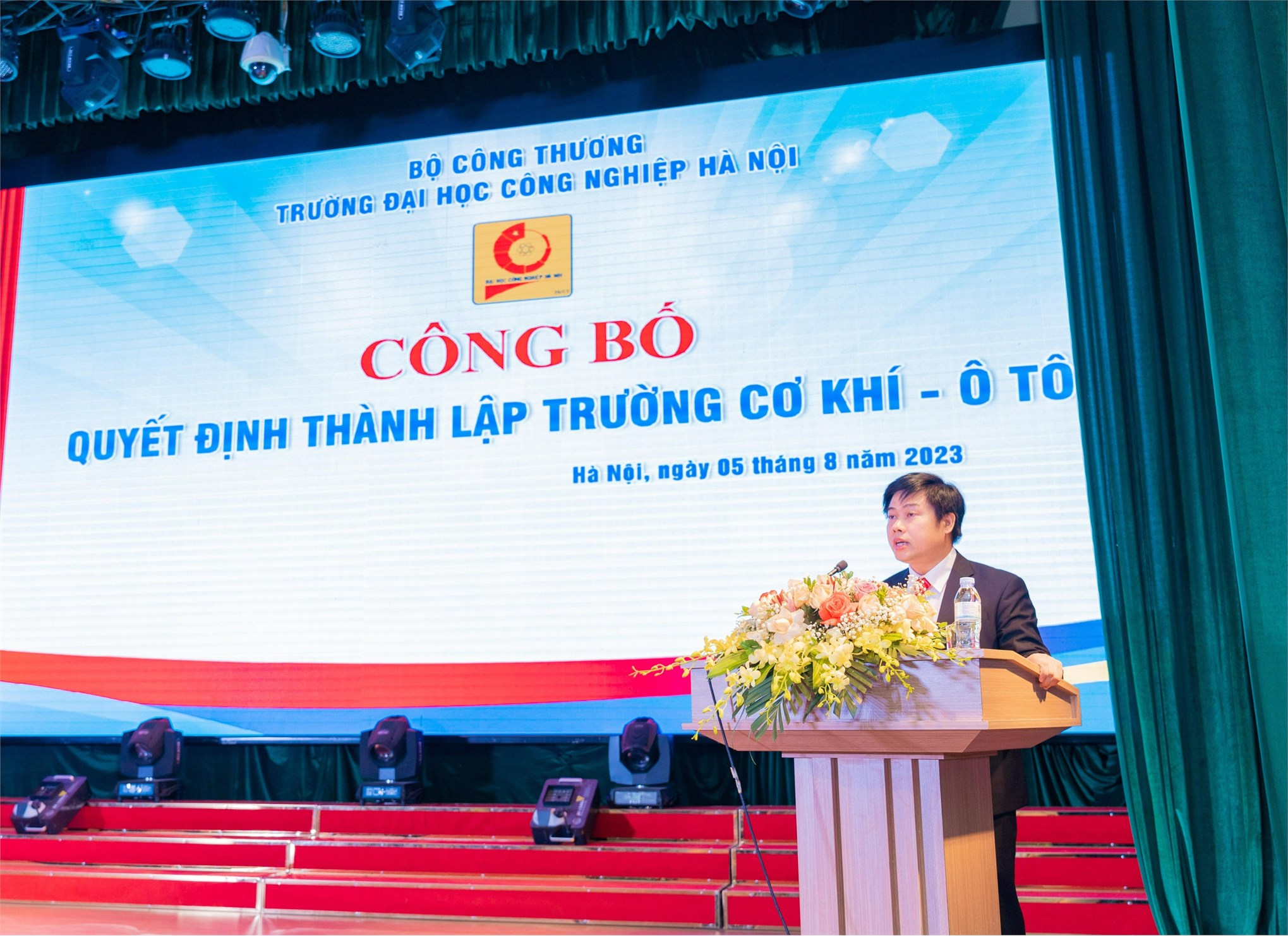 Lễ công bố quyết định thành lập trường Cơ khí – Ô tô thuộc Trường Đại học Công Nghiệp Hà Nội