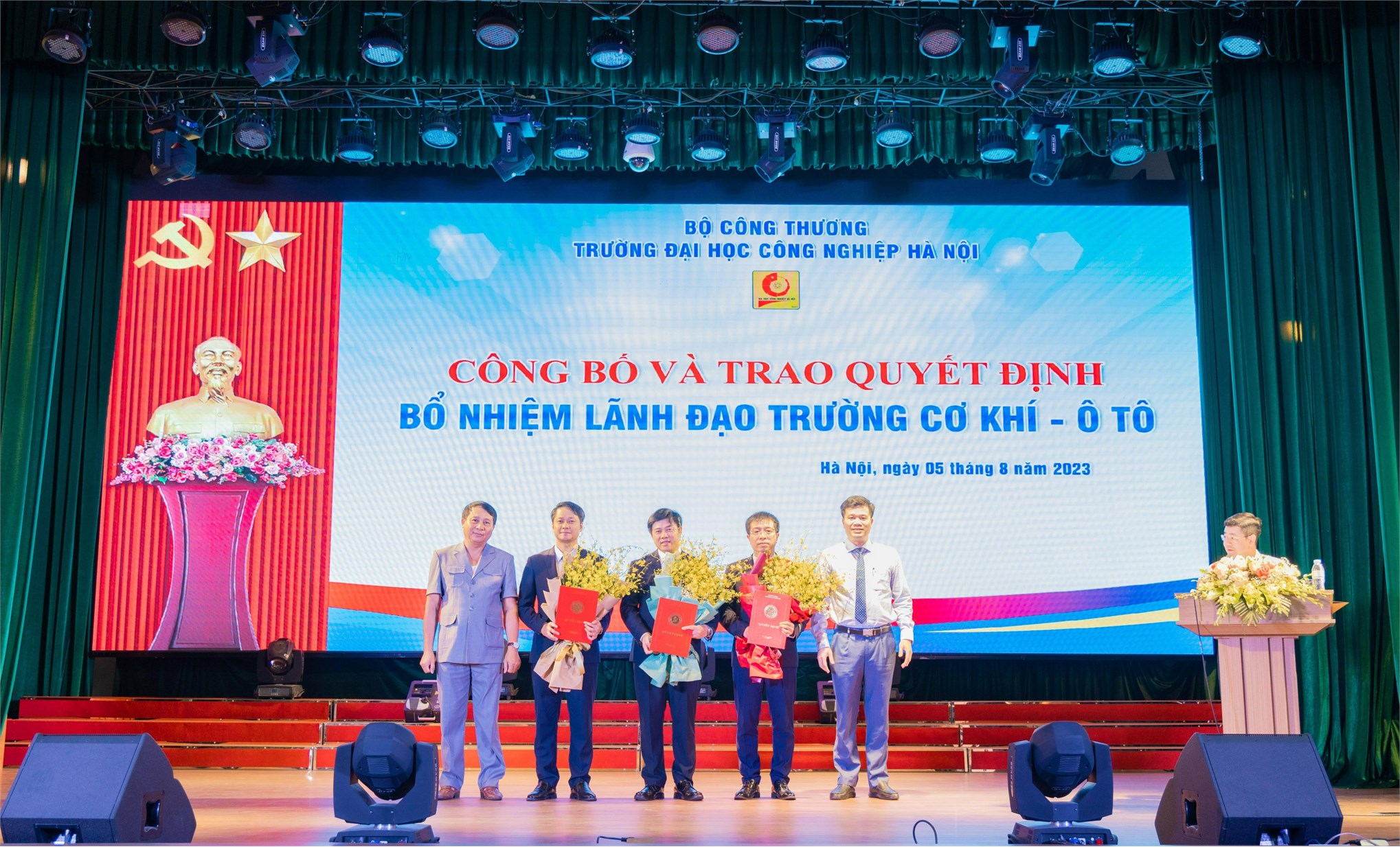 Lễ công bố quyết định thành lập trường Cơ khí – Ô tô thuộc Trường Đại học Công Nghiệp Hà Nội