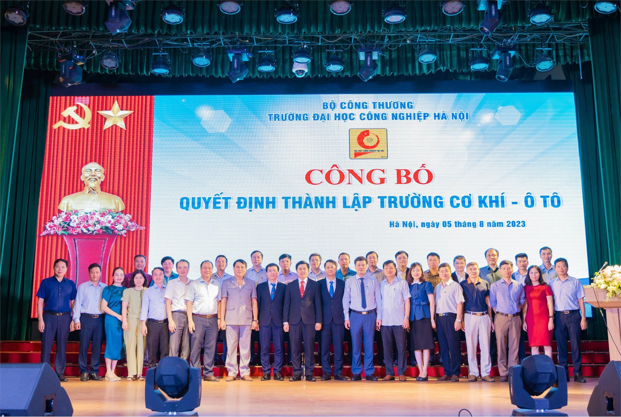 Lễ công bố quyết định thành lập trường Cơ khí – Ô tô thuộc Trường Đại học Công Nghiệp Hà Nội