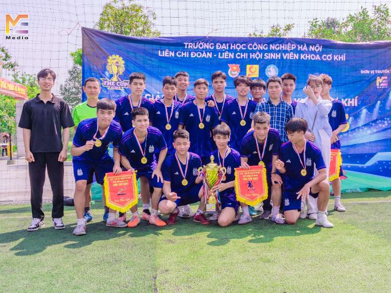 Chung kết và trao giải bóng đá nam sinh viên khoa Cơ khí khóa 17 năm 2023