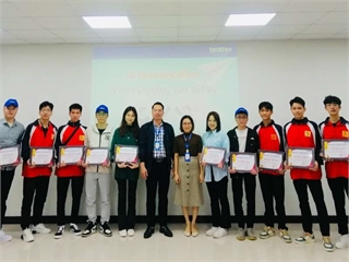 10 sinh viên Đại học Công nghiệp Hà Nội nhận học bổng Brother năm 2023