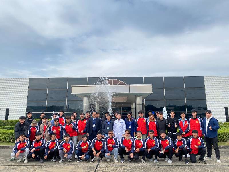 Chuỗi hoạt động tham quan, trải nghiệm các công ty của sinh viên Trường Cơ khí – Ô tô