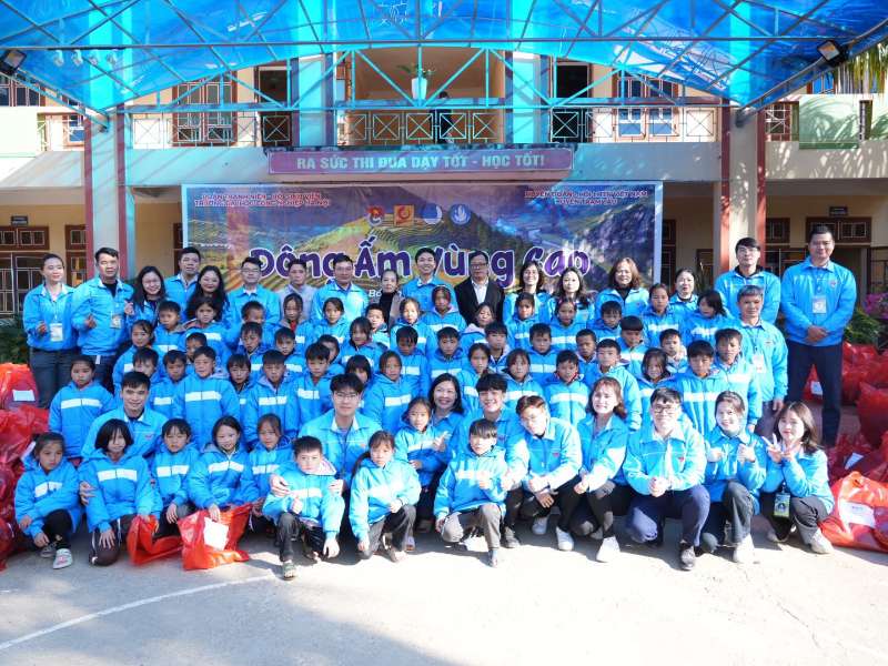 Tuổi trẻ Trường Cơ khí – Ô tô tích cực tham gia hoạt động “Đông ấm vùng cao” năm 2024 tại Trạm Tấu – Yên Bái