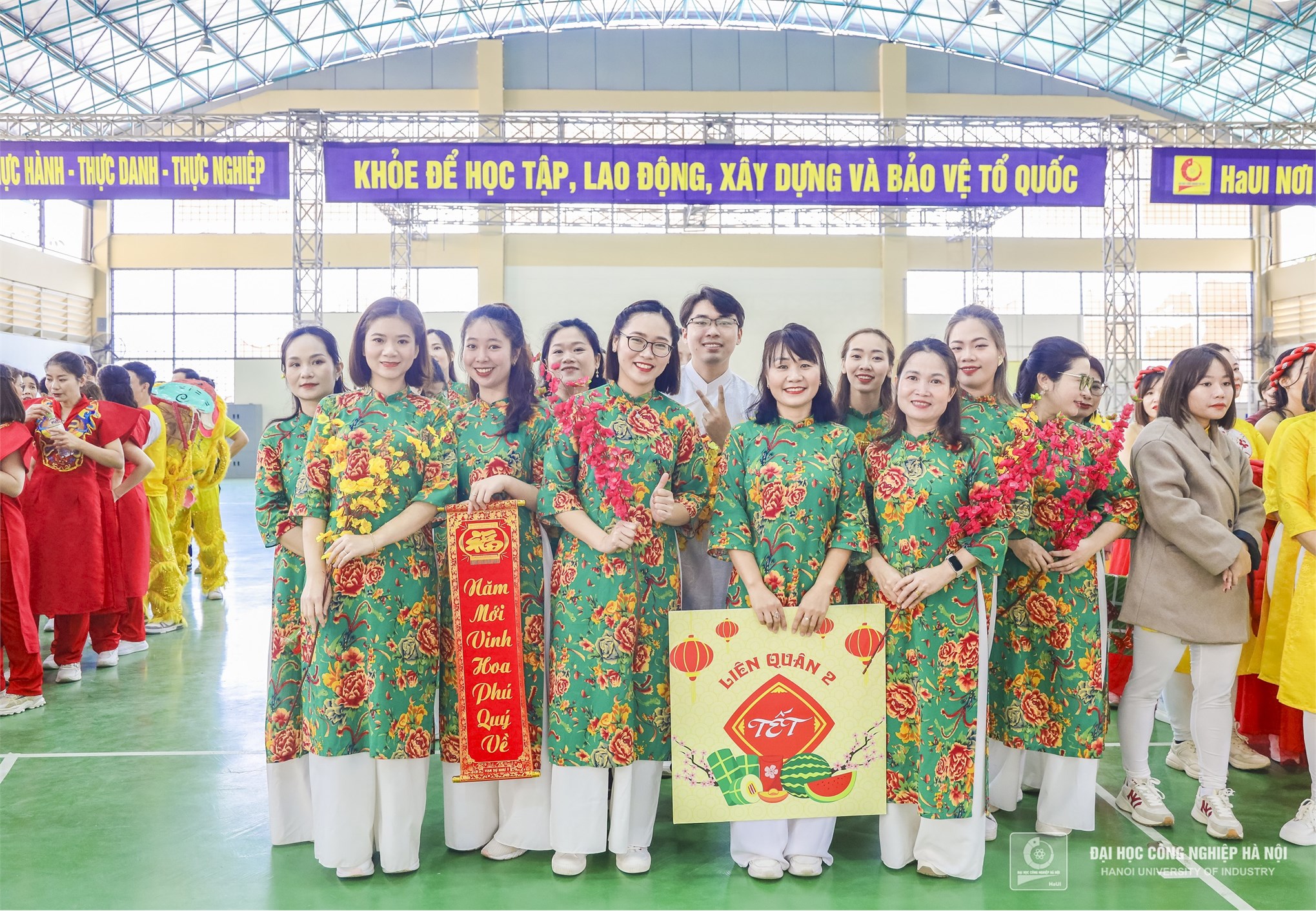 Liên quân 2 ( Trường Cơ khí – Ô tô, P. TCKT, TT Hỗ trợ sinh viên, TT Thông tin thư viện, TT Giáo dục quốc phòng an ninh) tích cực tham gia hội thao thể dục thể thao viên chức, người lao động năm 2024.