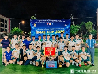 Nhà vô địch giải bóng đá nam sinh viên SMAE CUP 2024 cơ sở Hà Nam gọi tên lớp Đại học Ô tô 3 Khóa 18