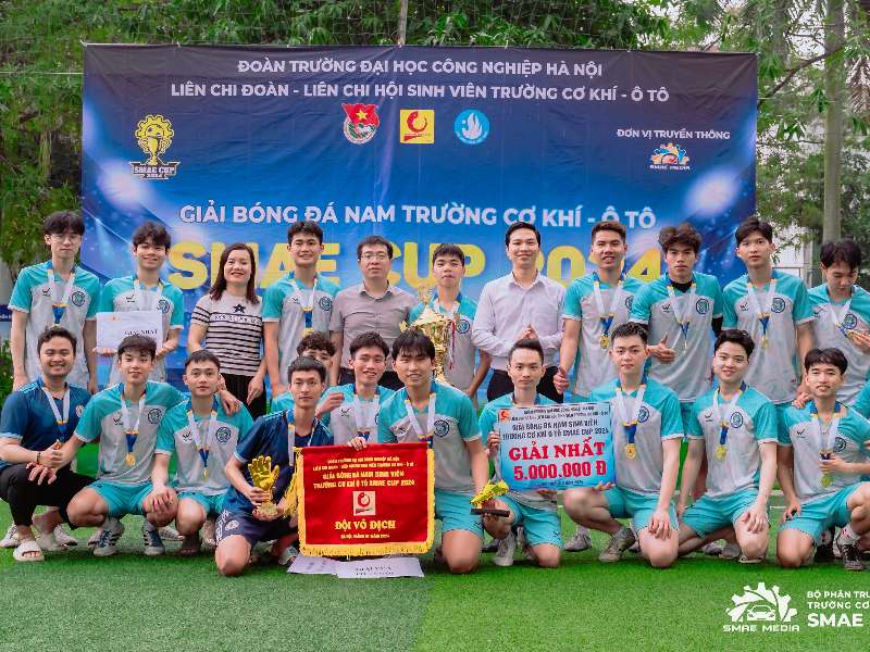 Chung kết và trao giải bóng đá nam sinh viên Trường Cơ khí – Ô tô SMAE CUP 2024