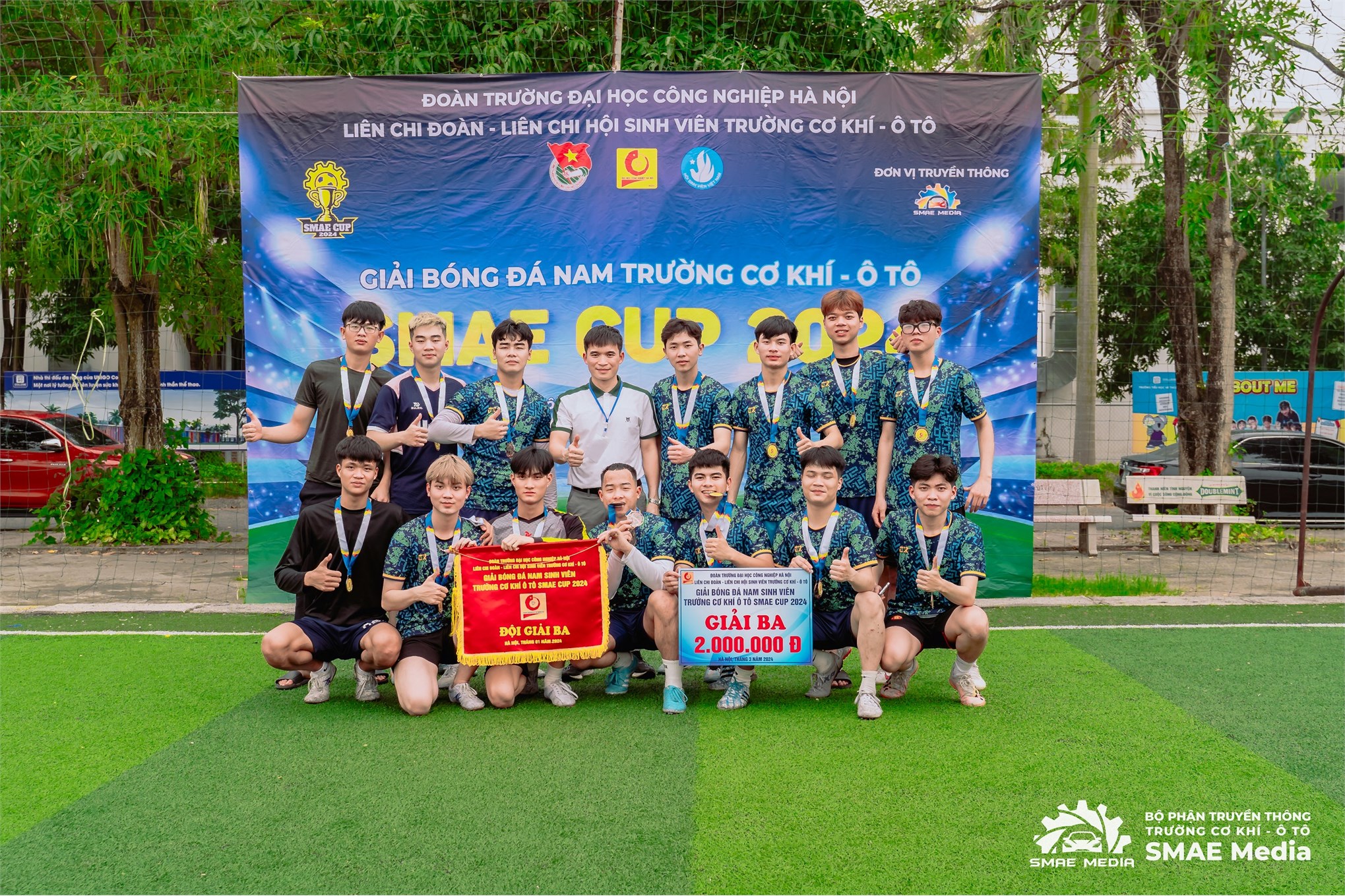 Chung kết và trao giải bóng đá nam sinh viên Trường Cơ khí – Ô tô SMAE CUP 2024