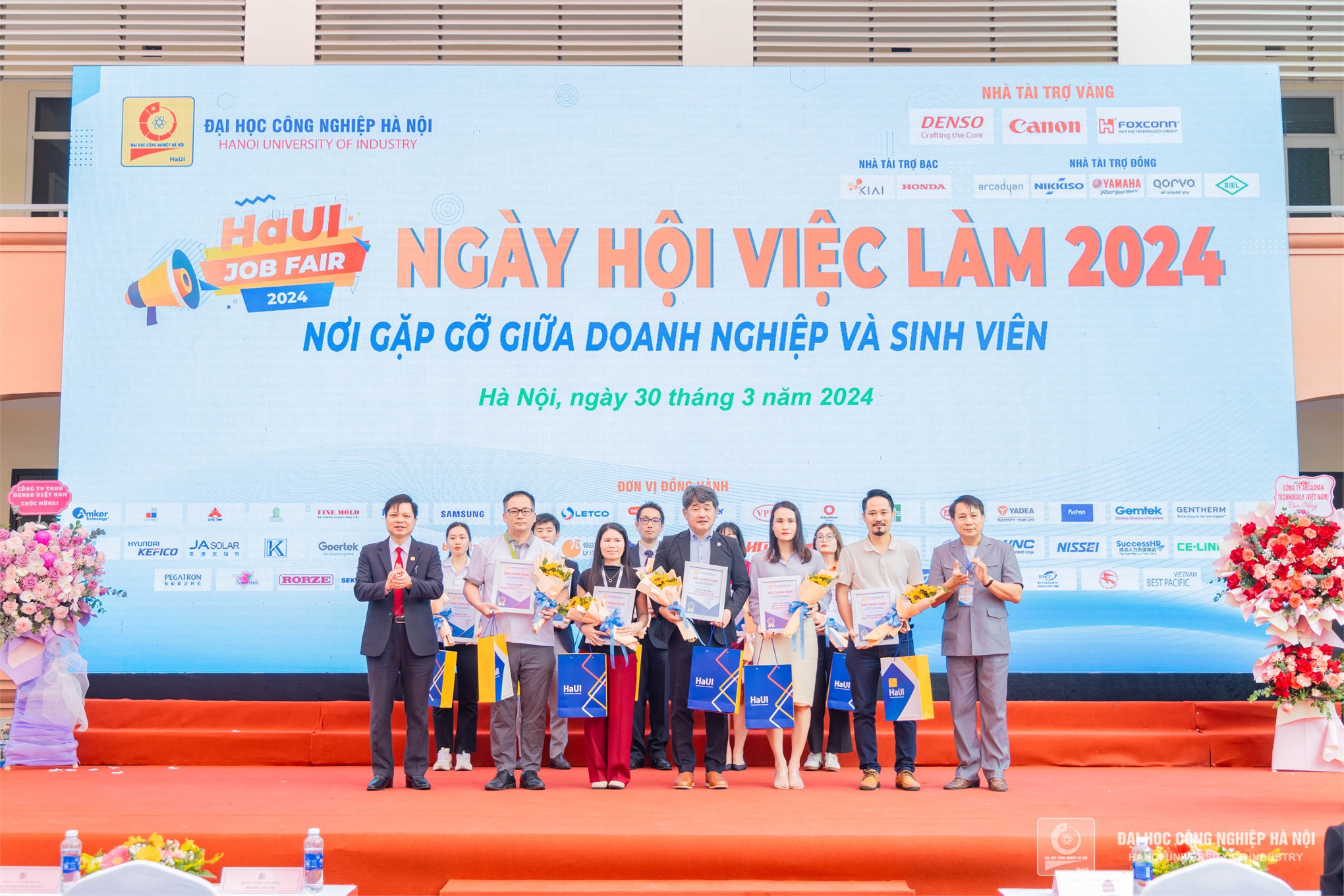 Phát triển ở tầm cao hơn sự gắn kết giữa Nhà trường – Doanh nghiệp – Sinh viên