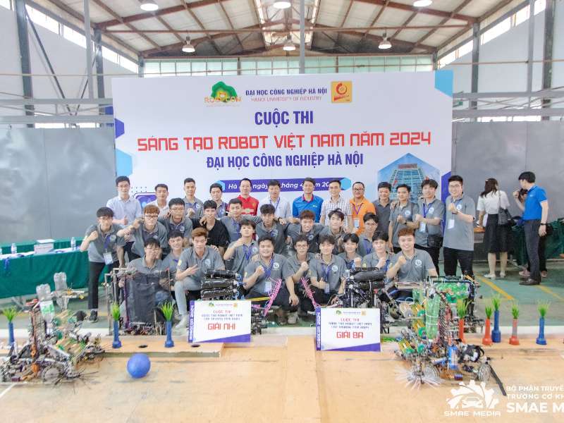Hai đội Robot của Trường Cơ khí – Ô tô xuất sắc giành quyền tham gia vòng loại Toàn quốc Robocon 2024
