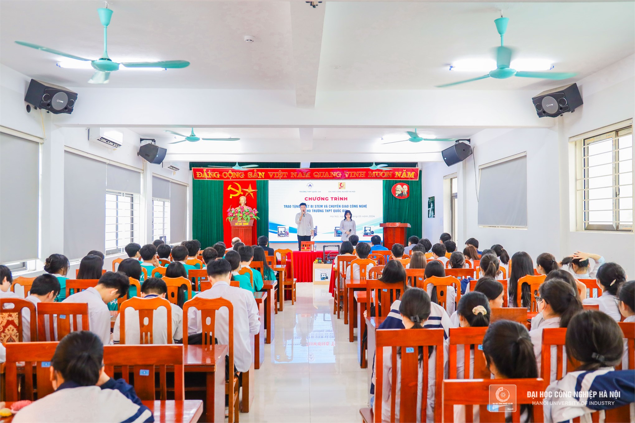 Trường Cơ khí – Ô tô, Đại học Công nghiệp Hà Nội mở rộng hoạt động kết nối giáo dục STEM với học sinh THPT Quốc Oai, Hà Nội