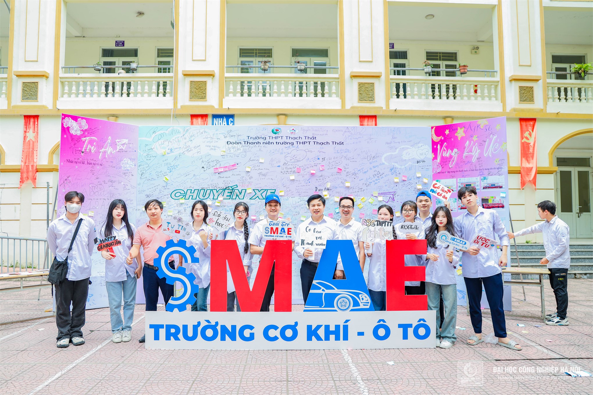 Trường Cơ khí – Ô tô nuôi dưỡng niềm đam mê khoa học và định hướng nghề nghiệp từ nền tảng STEM cho học sinh THPT Thạch Thất, Hà Nội