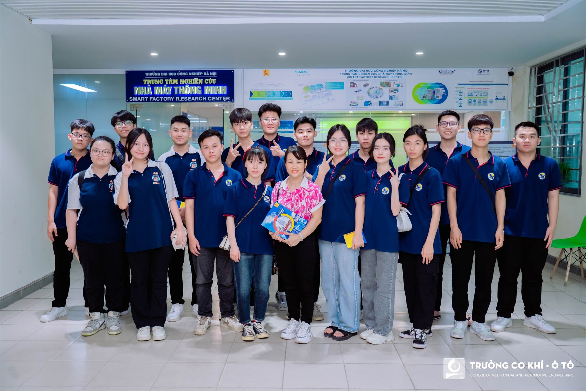 Vinh Yen High School Students Excited to Visit and Experience SMAE