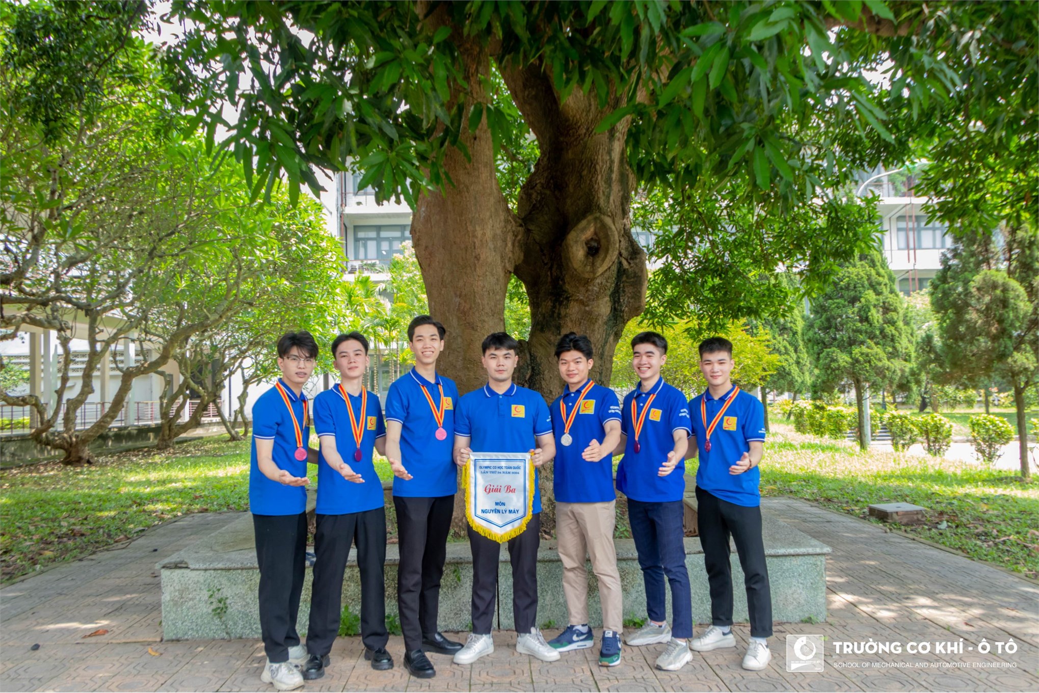 Sinh viên Trường Cơ khí – Ô tô đạt giải 3 đồng đội Nguyên lý máy và gần 30 giải cá nhân kỳ thi Olympic Cơ học Toàn quốc 2024