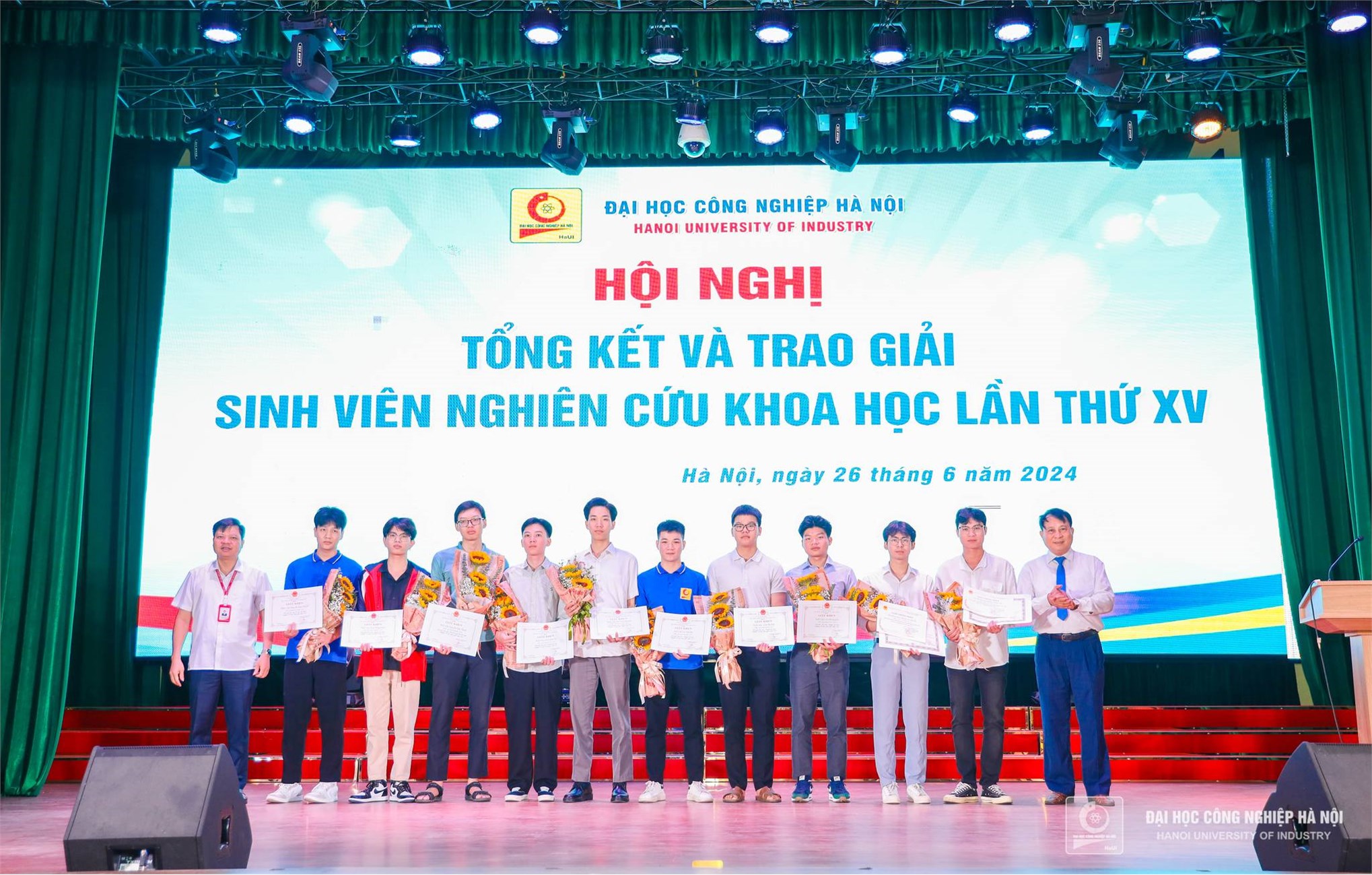 Sinh viên Trường Cơ khí – Ô tô đạt thành tích cao tại Hội nghị sinh viên nghiên cứu khoa học lần thứ XV