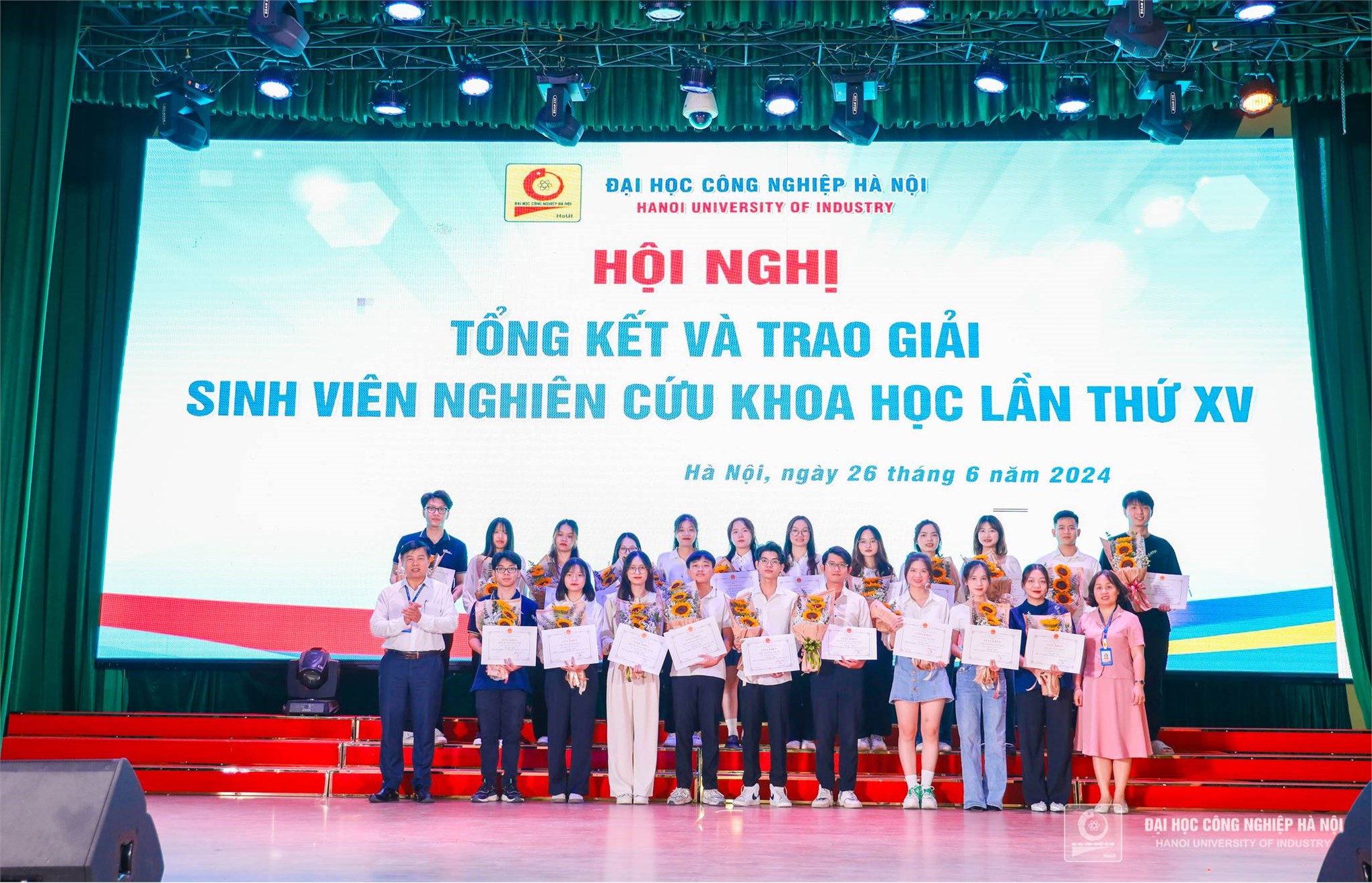 Sinh viên Trường Cơ khí – Ô tô đạt thành tích cao tại Hội nghị sinh viên nghiên cứu khoa học lần thứ XV