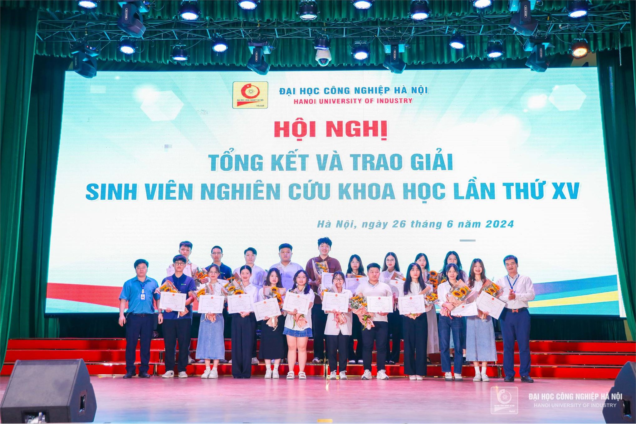 Sinh viên Trường Cơ khí – Ô tô đạt thành tích cao tại Hội nghị sinh viên nghiên cứu khoa học lần thứ XV