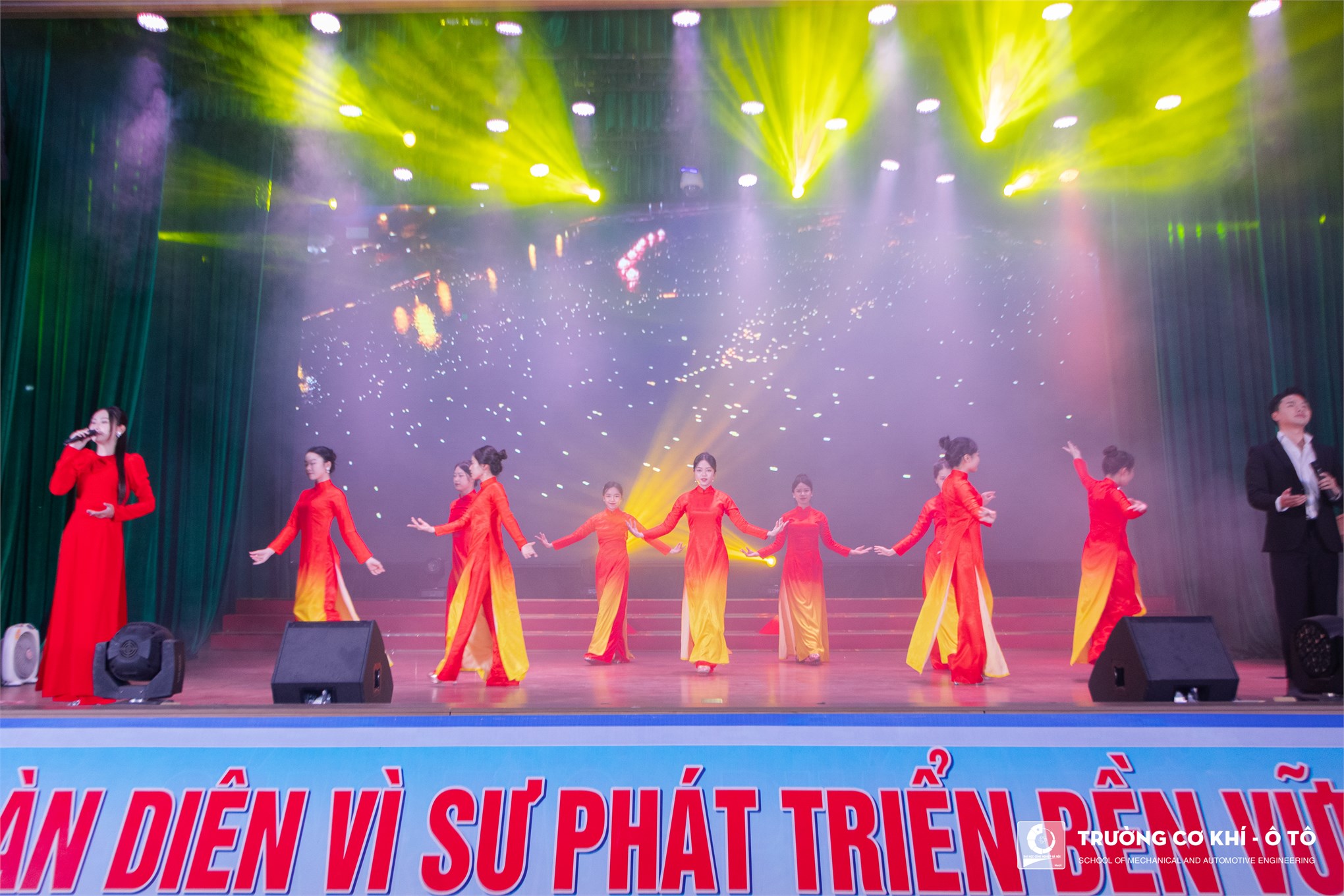 Sinh viên Trường Cơ khí – Ô tô đạt thành tích cao tại Hội nghị sinh viên nghiên cứu khoa học lần thứ XV