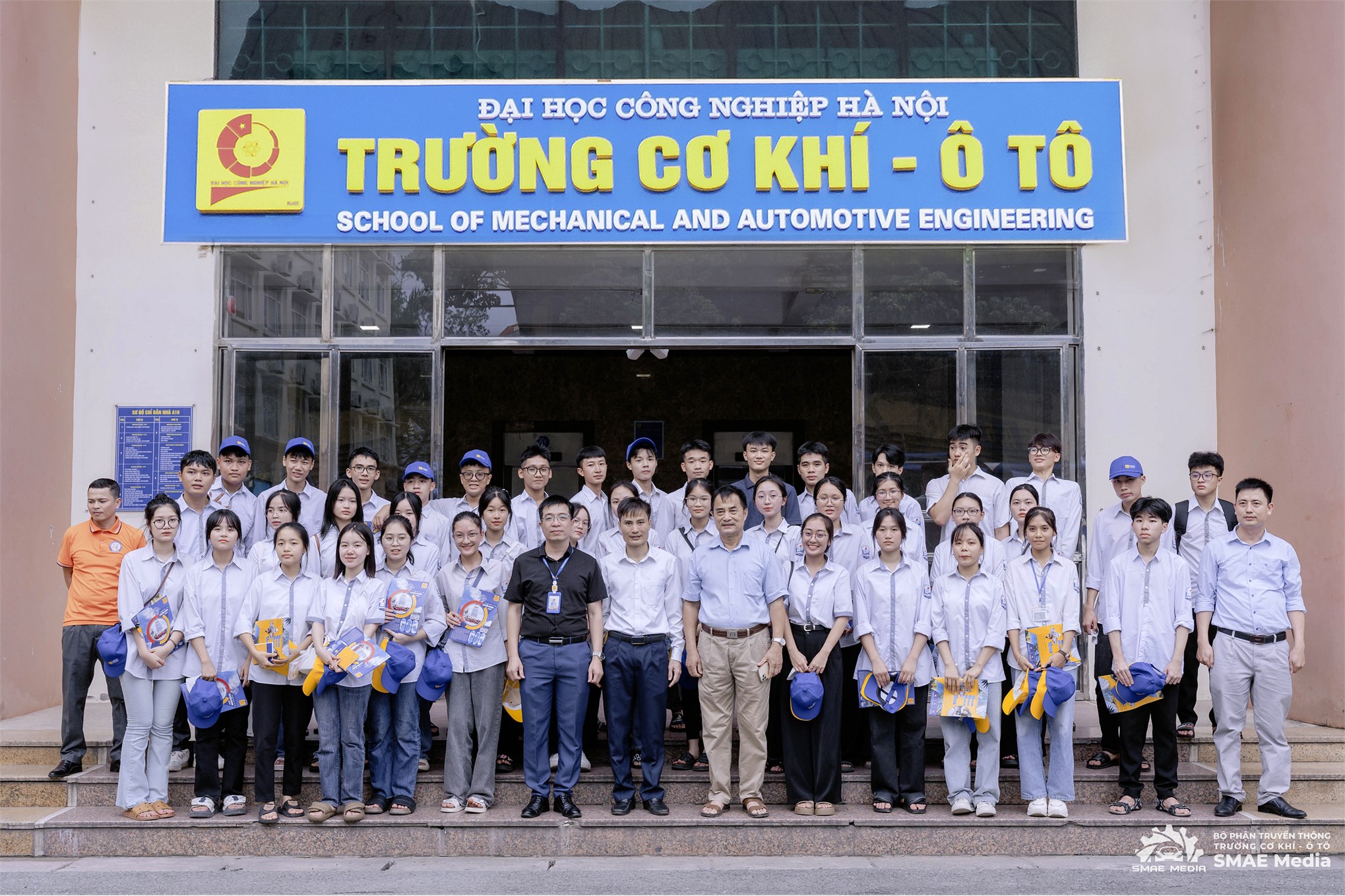 Khám phá môi trường học tập tại Trường Cơ khí – Ô tô: Tham quan trải nghiệm cùng với học sinh Trường THPT Nguyễn Sỹ Sách