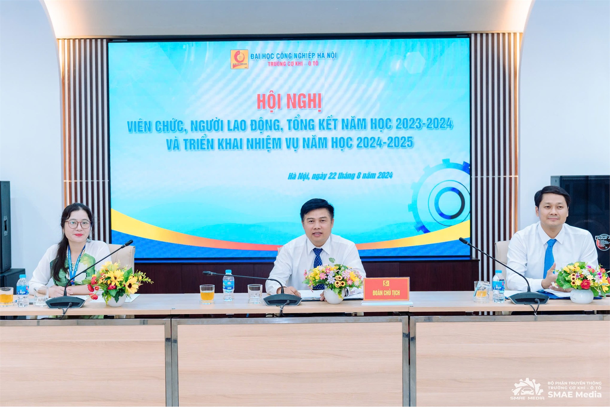 Hội nghị viên chức, người lao động Trường Cơ khí – Ô tô; Tổng kết năm học 2023-2024 và triển khai nhiệm vụ năm học 2024-2025