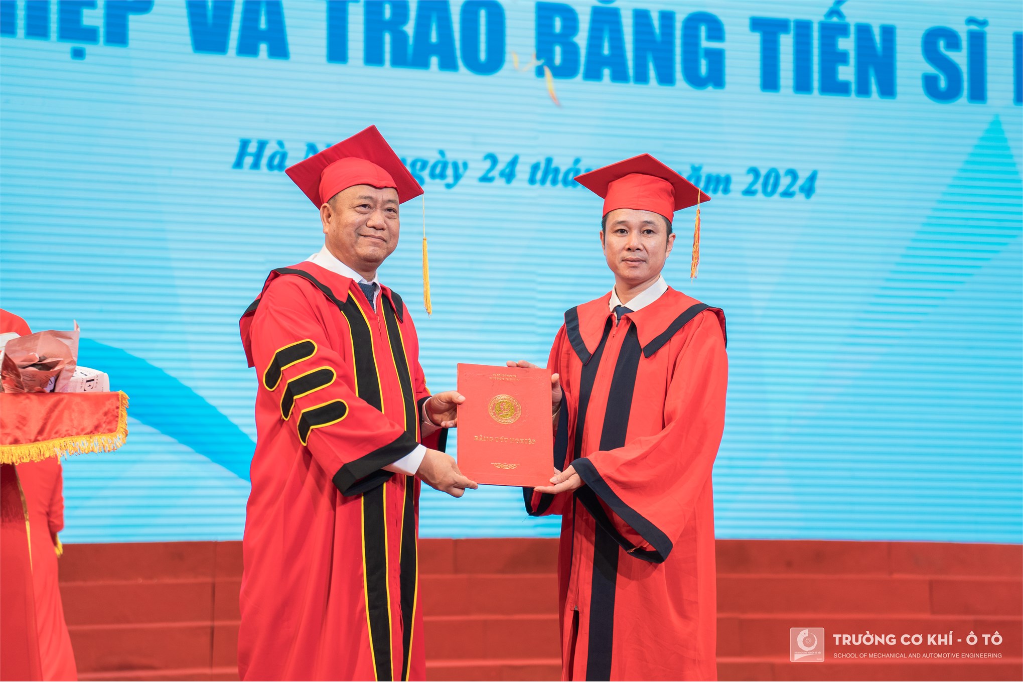 Khoảnh khắc đáng nhớ của học viên, sinh viên Trường Cơ khí – Ô tô trong lễ tốt nghiệp 2024