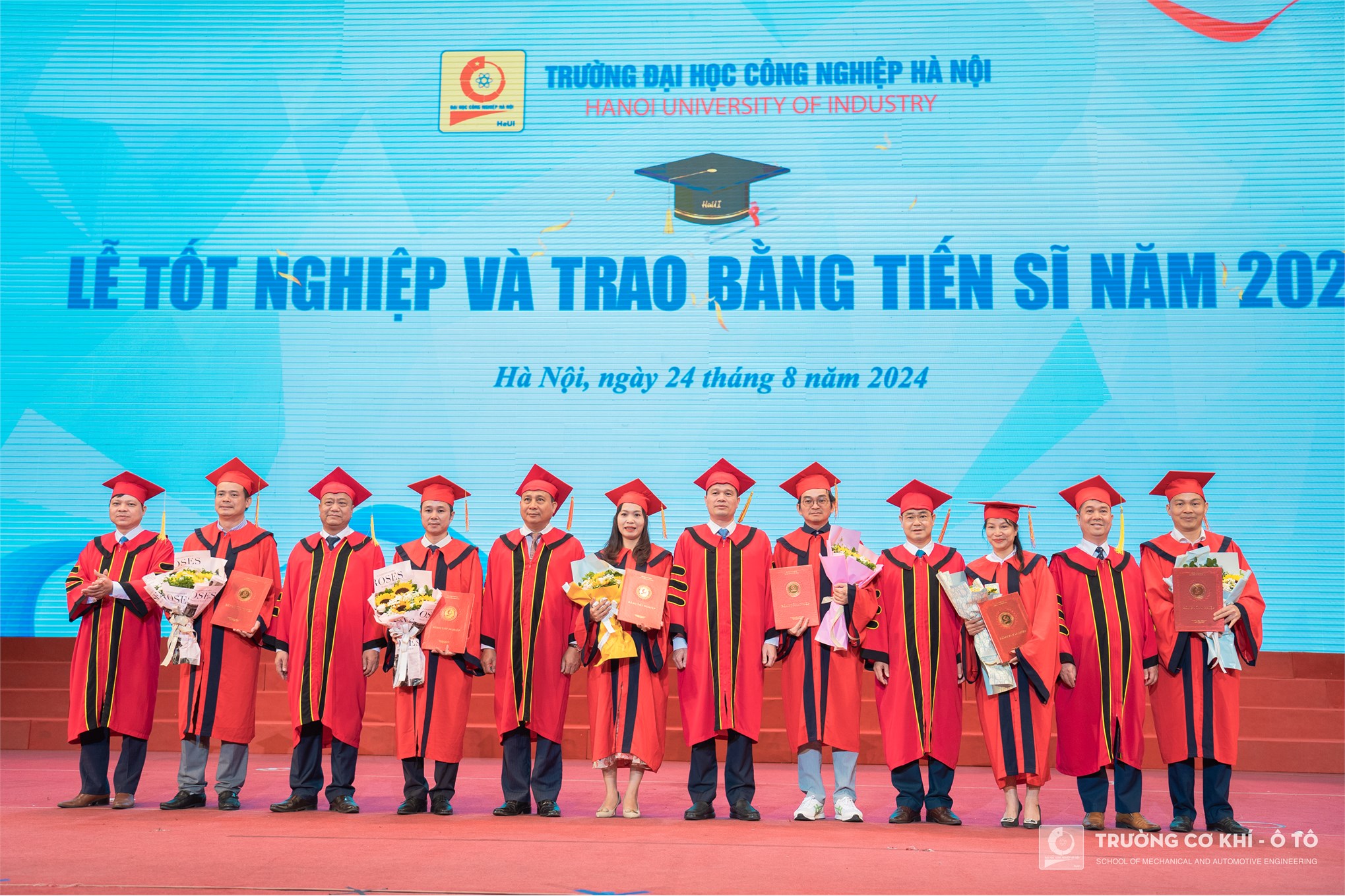 Khoảnh khắc đáng nhớ của học viên, sinh viên Trường Cơ khí – Ô tô trong lễ tốt nghiệp 2024