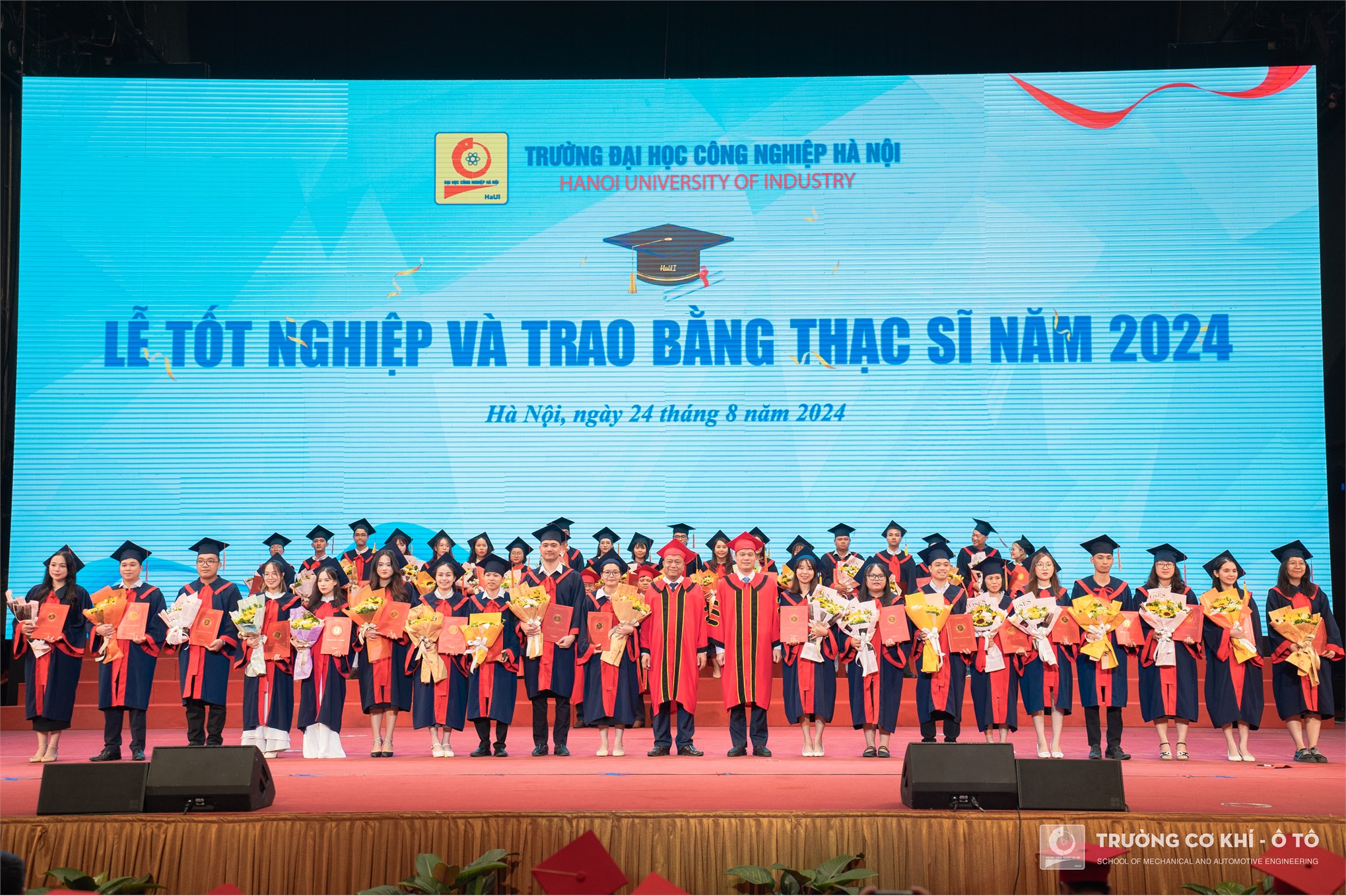 Khoảnh khắc đáng nhớ của học viên, sinh viên Trường Cơ khí – Ô tô trong lễ tốt nghiệp 2024