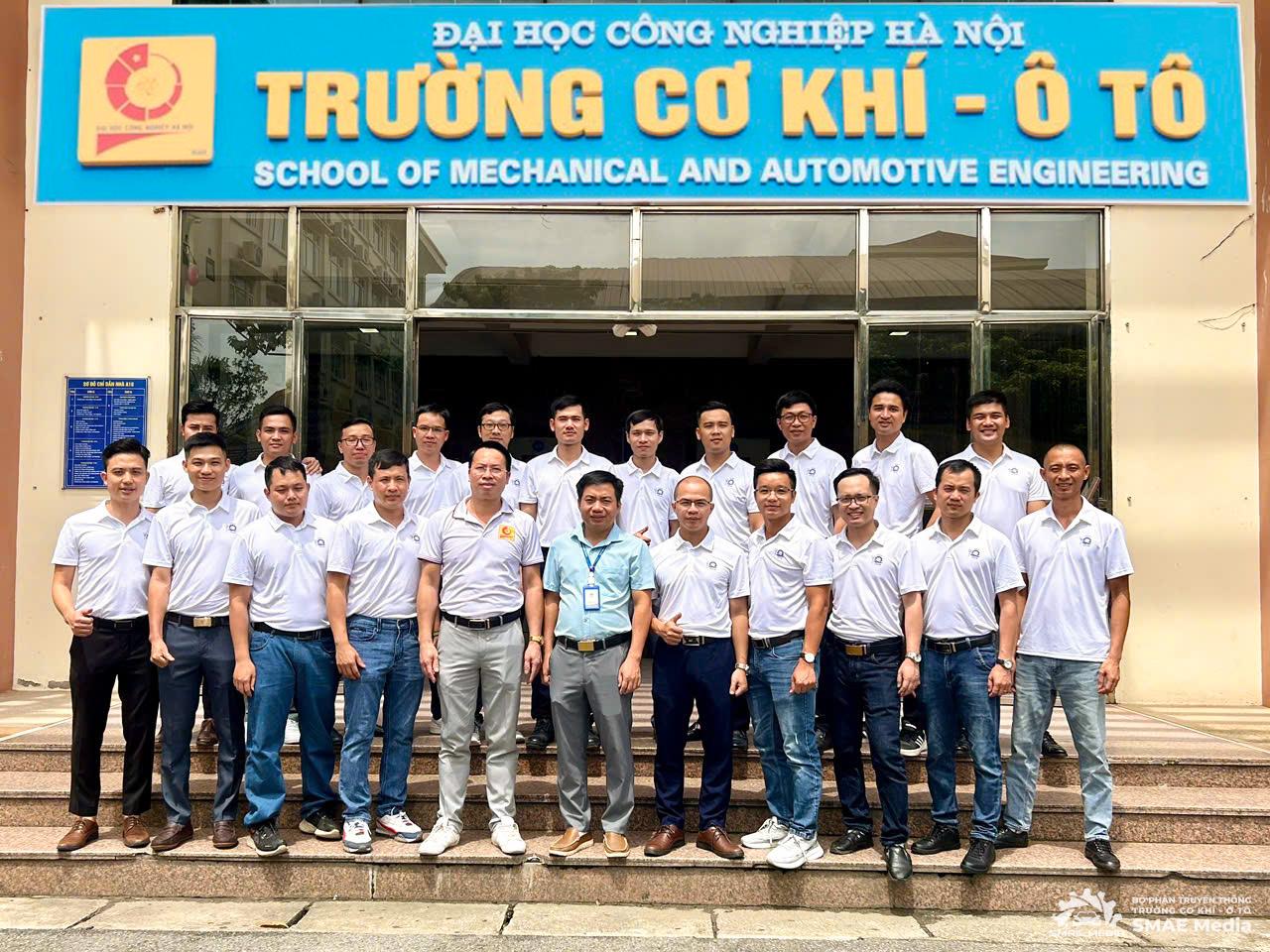 Cựu sinh viên Cơ khí 2 - K5 hội ngộ 10 năm ra trường