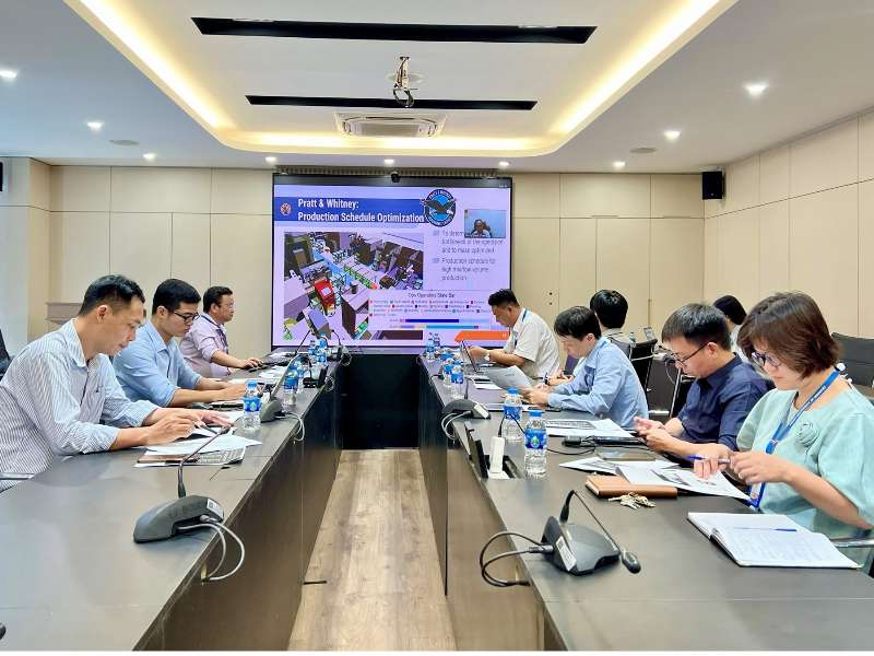 Trường Cơ khí – Ô tô làm việc với công ty TNHH tư vấn Advent2 Labs, Singapore