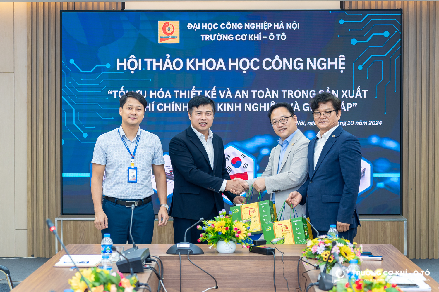 Hội thảo khoa học công nghệ tại Trường Cơ khí – Ô tô “Tối ưu hóa thiết kế và an toàn trong sản xuất Cơ khí chính xác: Kinh nghiệm và giải pháp”