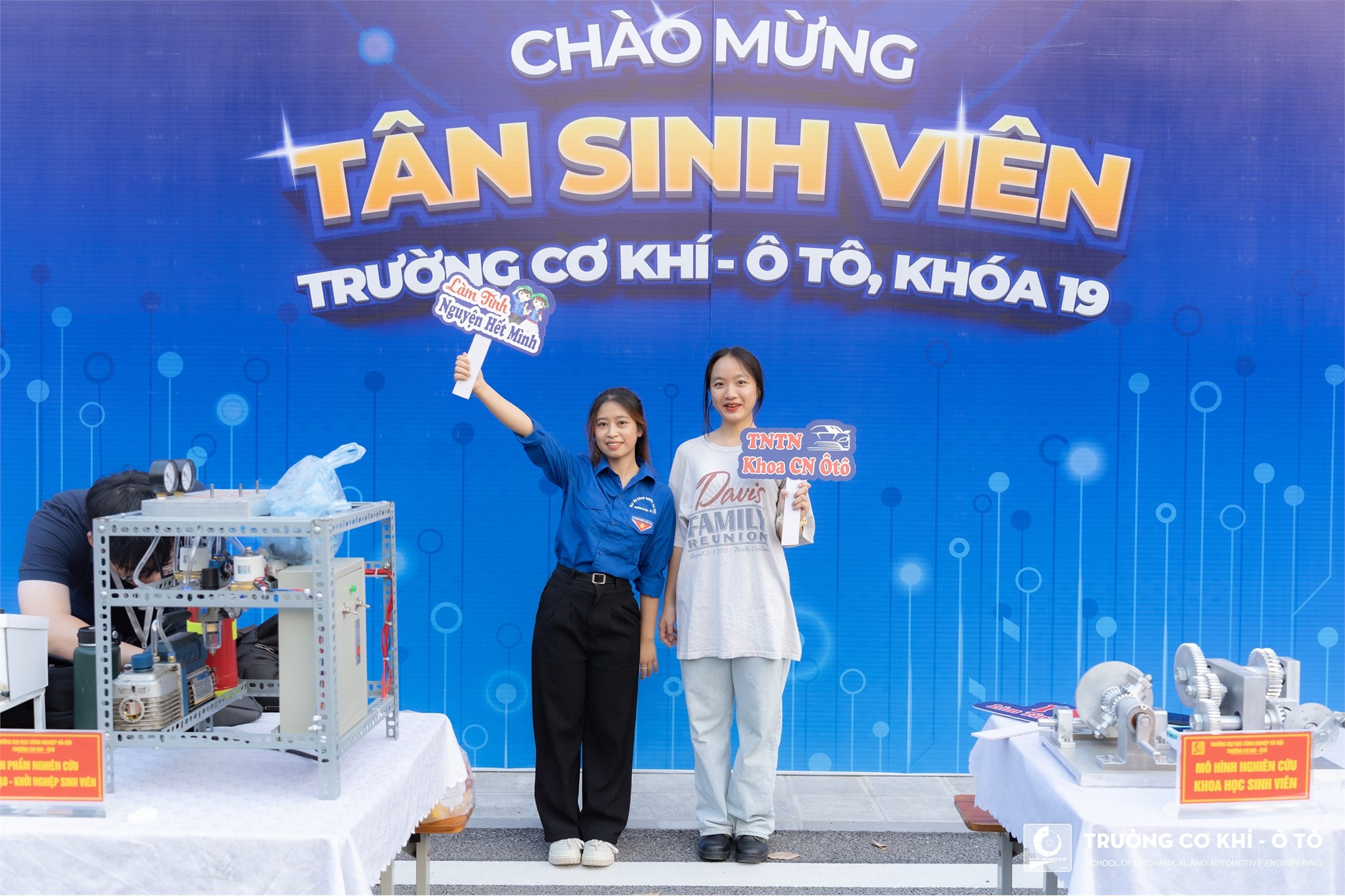 Sôi động chương trình chào tân sinh viên Trường Cơ khí – Ô tô, Khóa 19