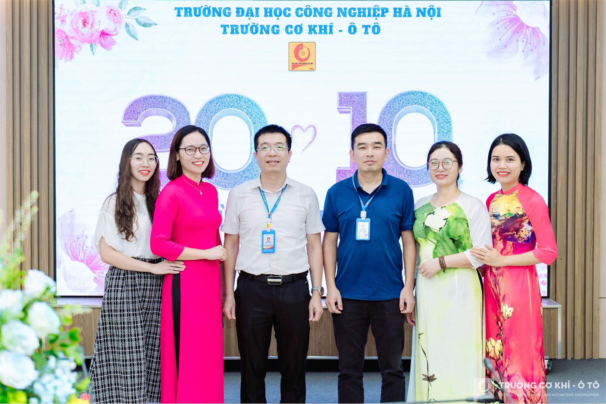 Ấm áp chương trình “Chào mừng ngày phụ nữ Việt Nam 20/10” tại Trường Cơ khí – Ô tô