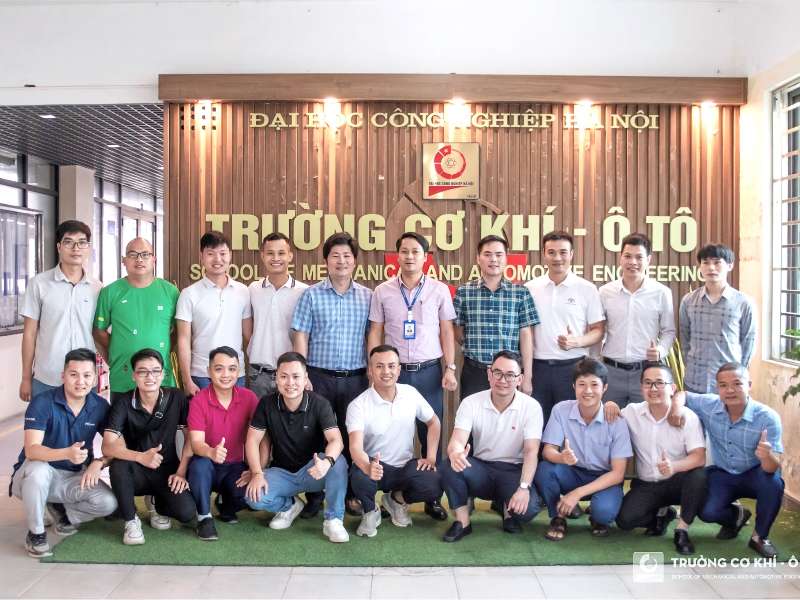 Cựu sinh viên lớp Công nghệ kỹ thuật Ô tô 4 khóa 5 – Trở về thanh xuân rực rỡ