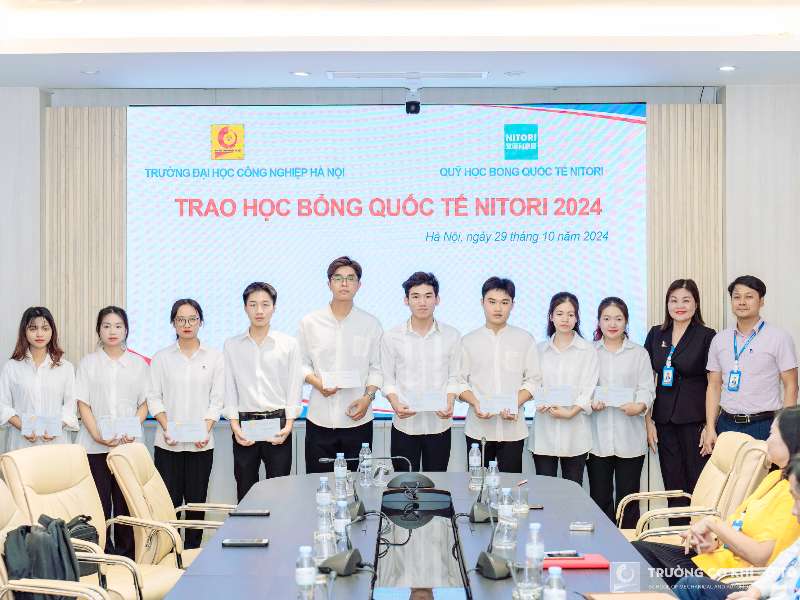 Sinh viên Trường Cơ khí - Ô tô tỏa sáng với học bổng Nitori năm học 2024-2025