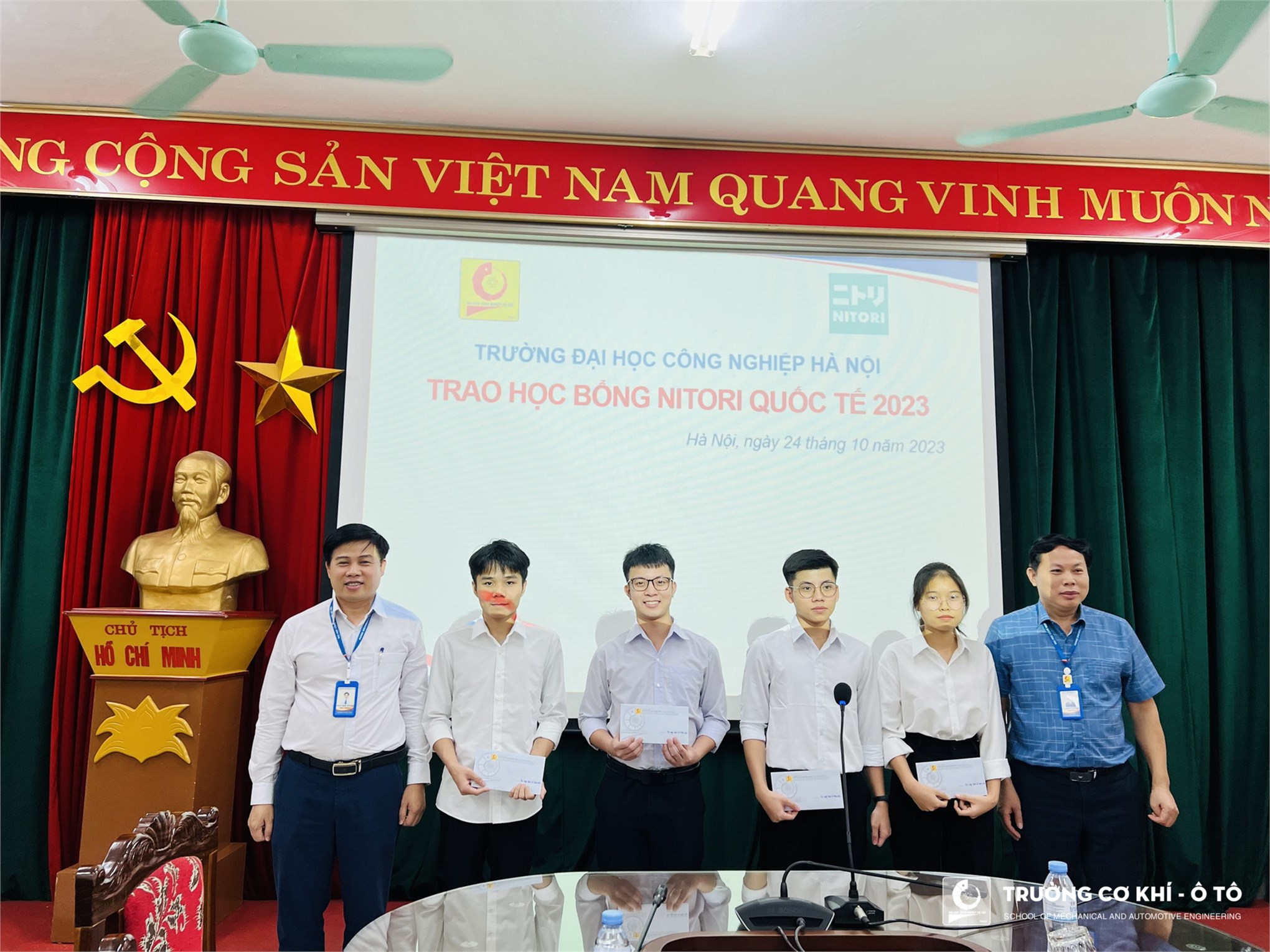 Nam sinh Vũ Kim Hiệp, sinh viên ngành Cơ điện tử, Trường Cơ khí – Ô tô tốt nghiệp đại học bằng Giỏi chỉ trong 3 năm học