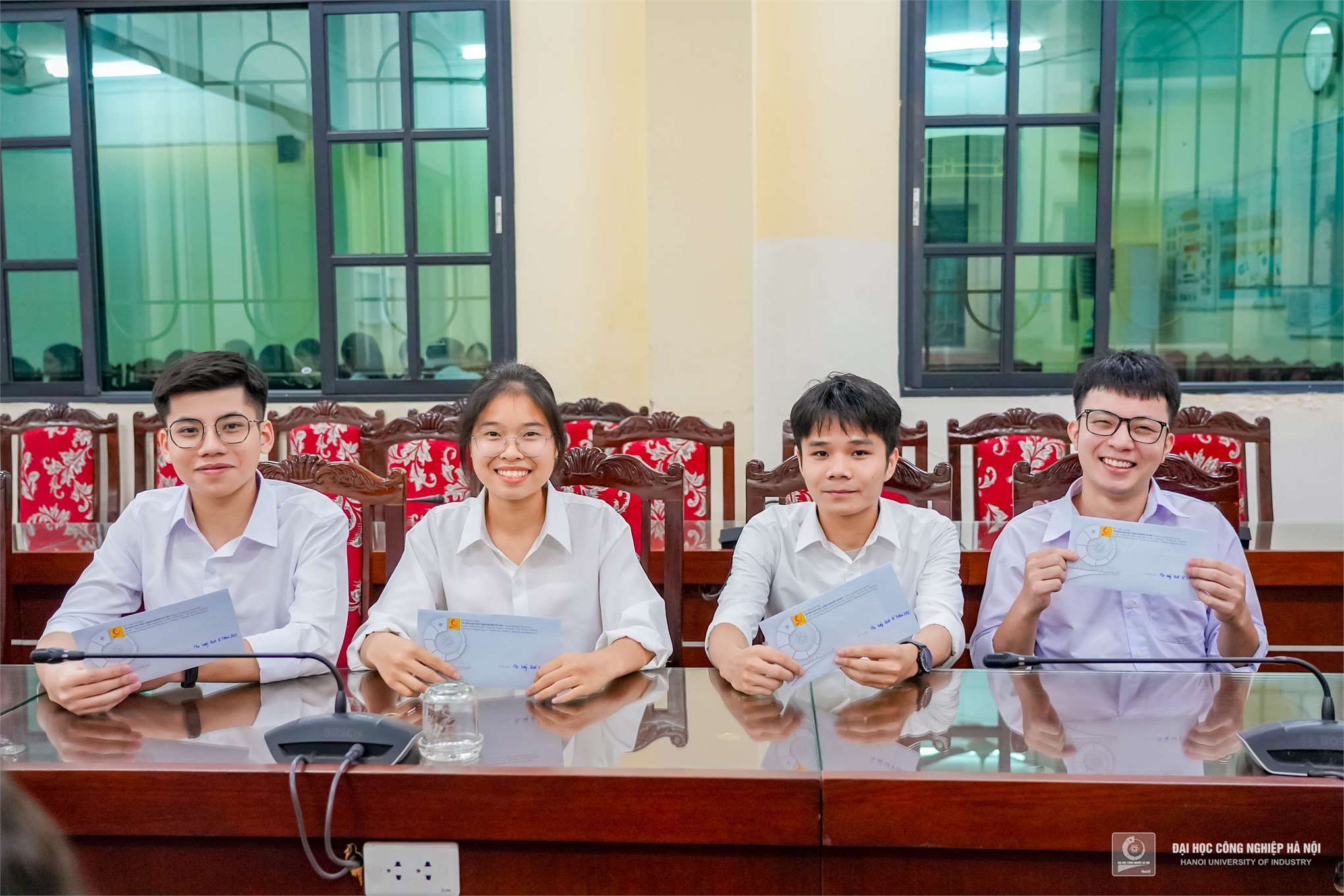 Nam sinh Vũ Kim Hiệp, sinh viên ngành Cơ điện tử, Trường Cơ khí – Ô tô tốt nghiệp đại học bằng Giỏi chỉ trong 3 năm học