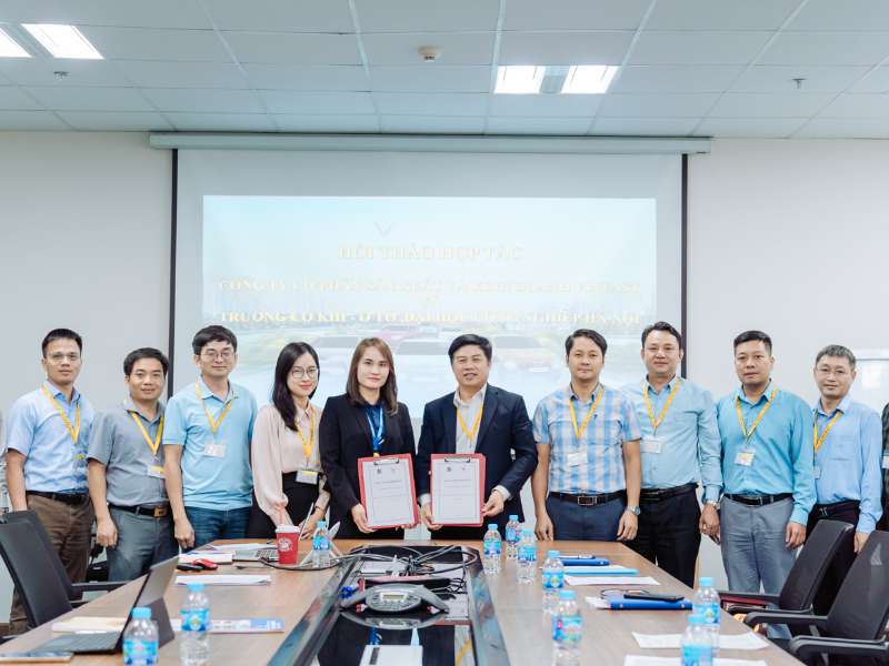 Chuyến tham quan và làm việc với VinFast của Trường Cơ khí – Ô tô: Cơ hội hợp tác bền vững