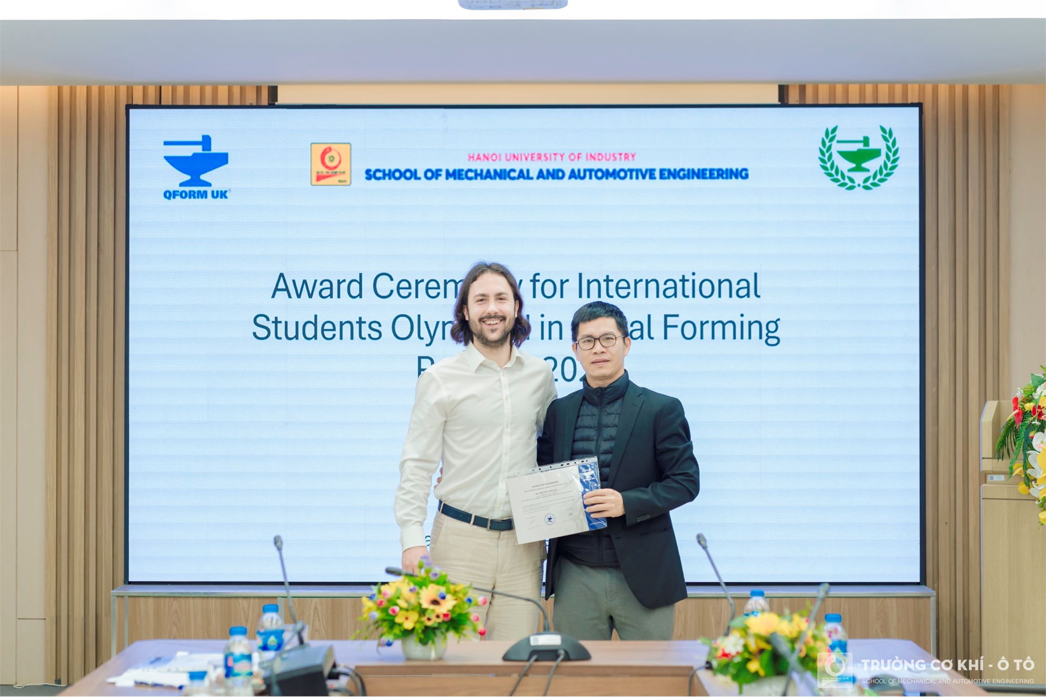 Trường Cơ khí – Ô tô và QForm Group vinh danh tài năng trẻ tại trao giải Olympiad về công nghệ gia công áp lực