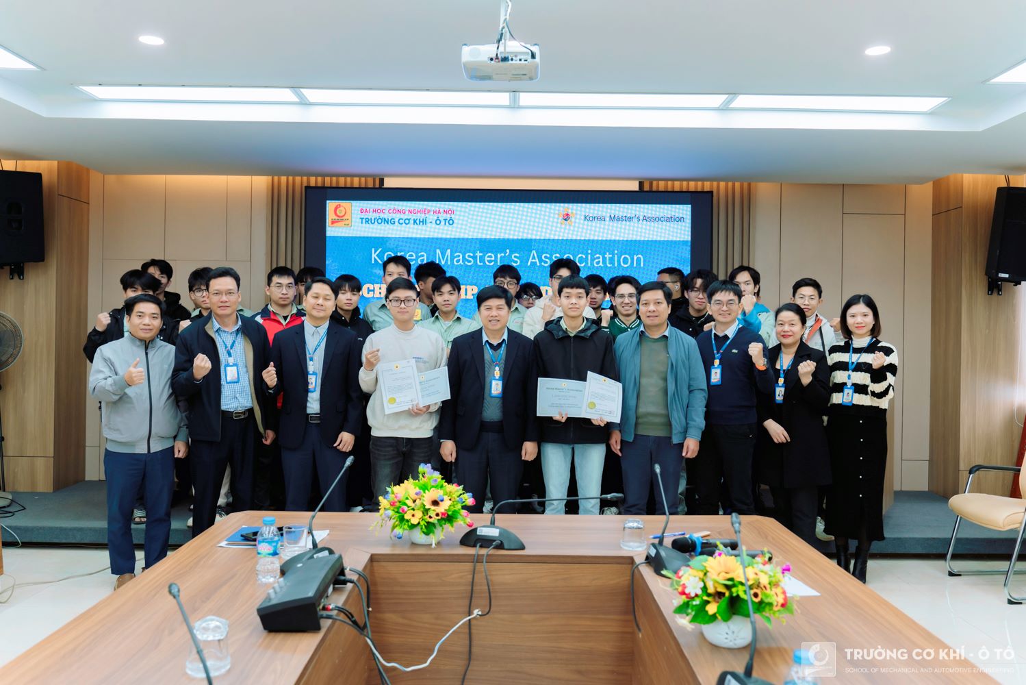 Two excellent students of School of Mechanical and Automotive Engineering receive valuable scholarships from Korean Master’s Association