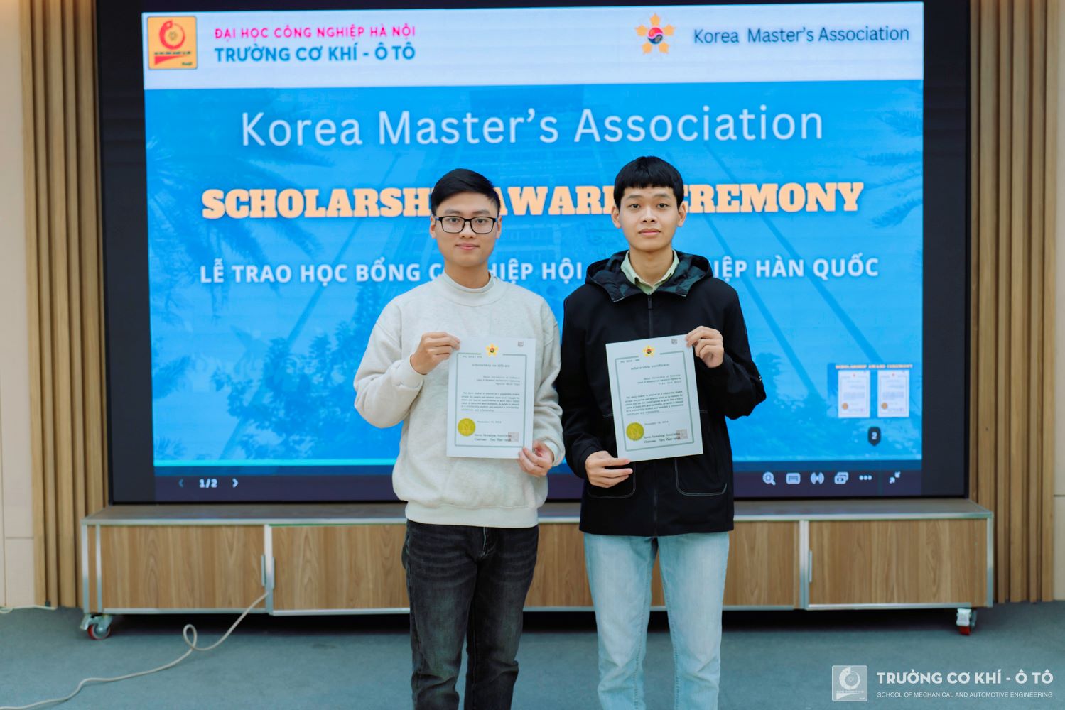 Two excellent students of School of Mechanical and Automotive Engineering receive valuable scholarships from Korean Master’s Association