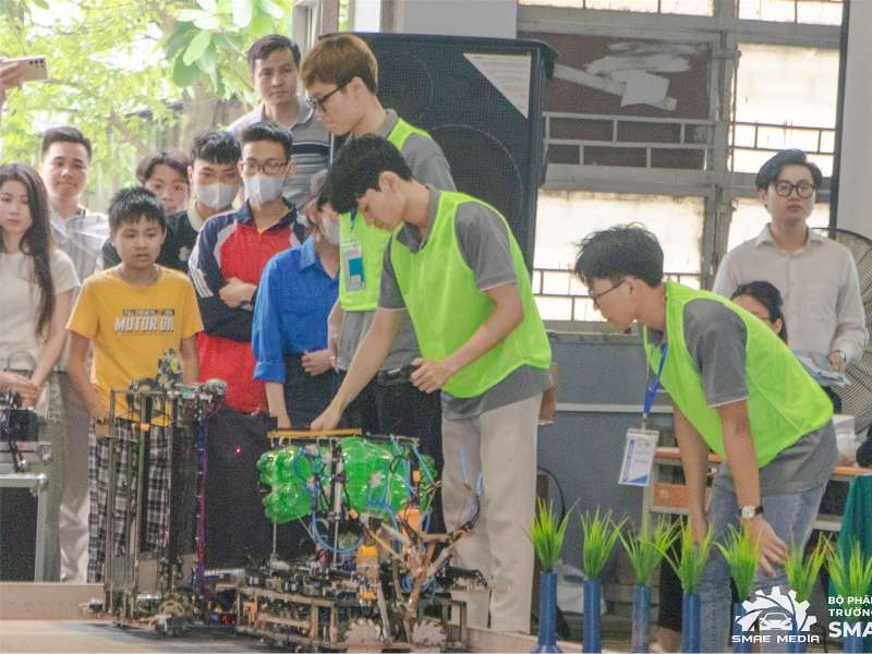 Announcement on launching the "Robot Creation at the school level 2025" competition
