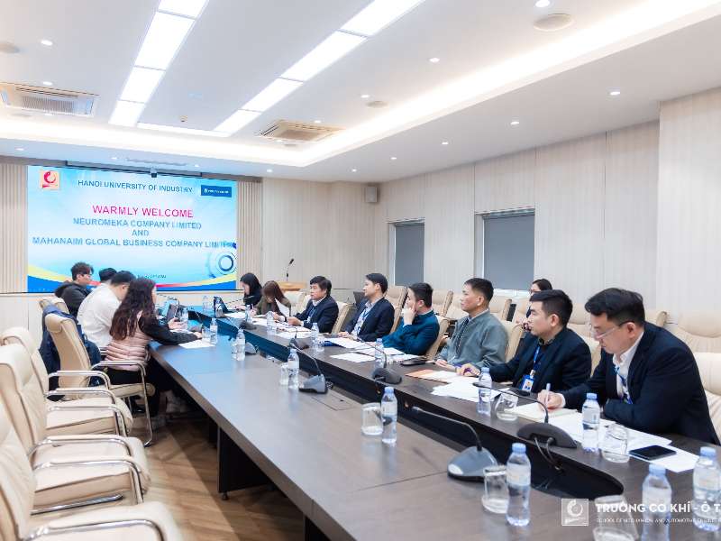 Experiencing Coffee Robot at the School of Mechanical and Automotive Engineering: Practical learning, mastering smart robot technology