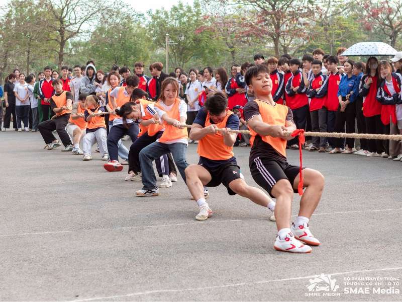 Hội thao sinh viên Trường Cơ khí – Ô tô và Trường Kinh tế: Vui vẻ - Đoàn kết – Tỏa sáng
