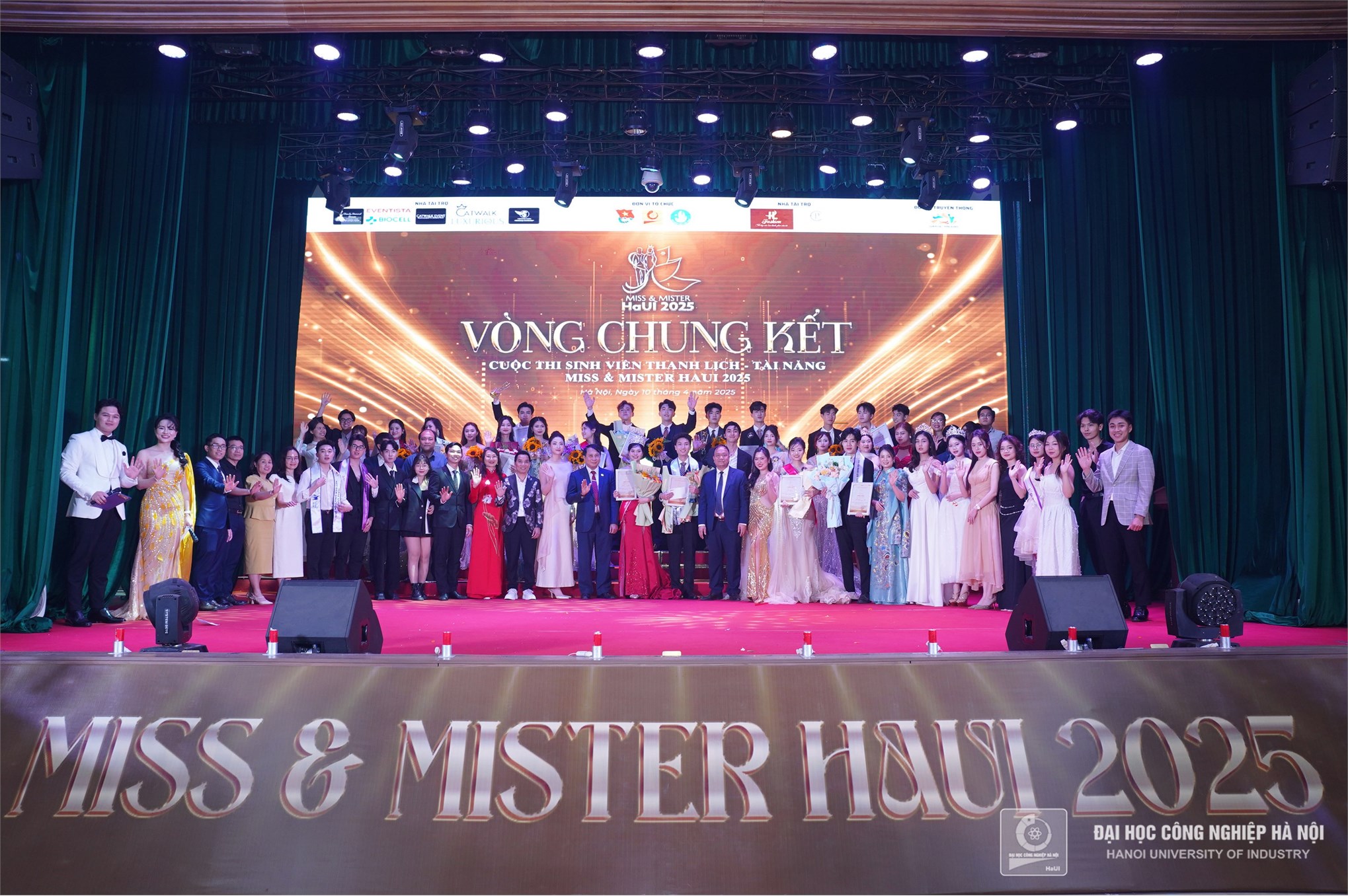 Khí chất và tài năng: Tạ Việt Hưng và Nguyễn Phương Anh, Trường Cơ khí – Ô tô tỏa sáng tại `Miss & Mister HaUI 2025`