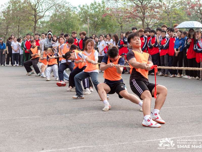 Sports Festival for students of School of Mechanical and Automotive Engineering and School of Economics: Fun - Solidarity - Radiance