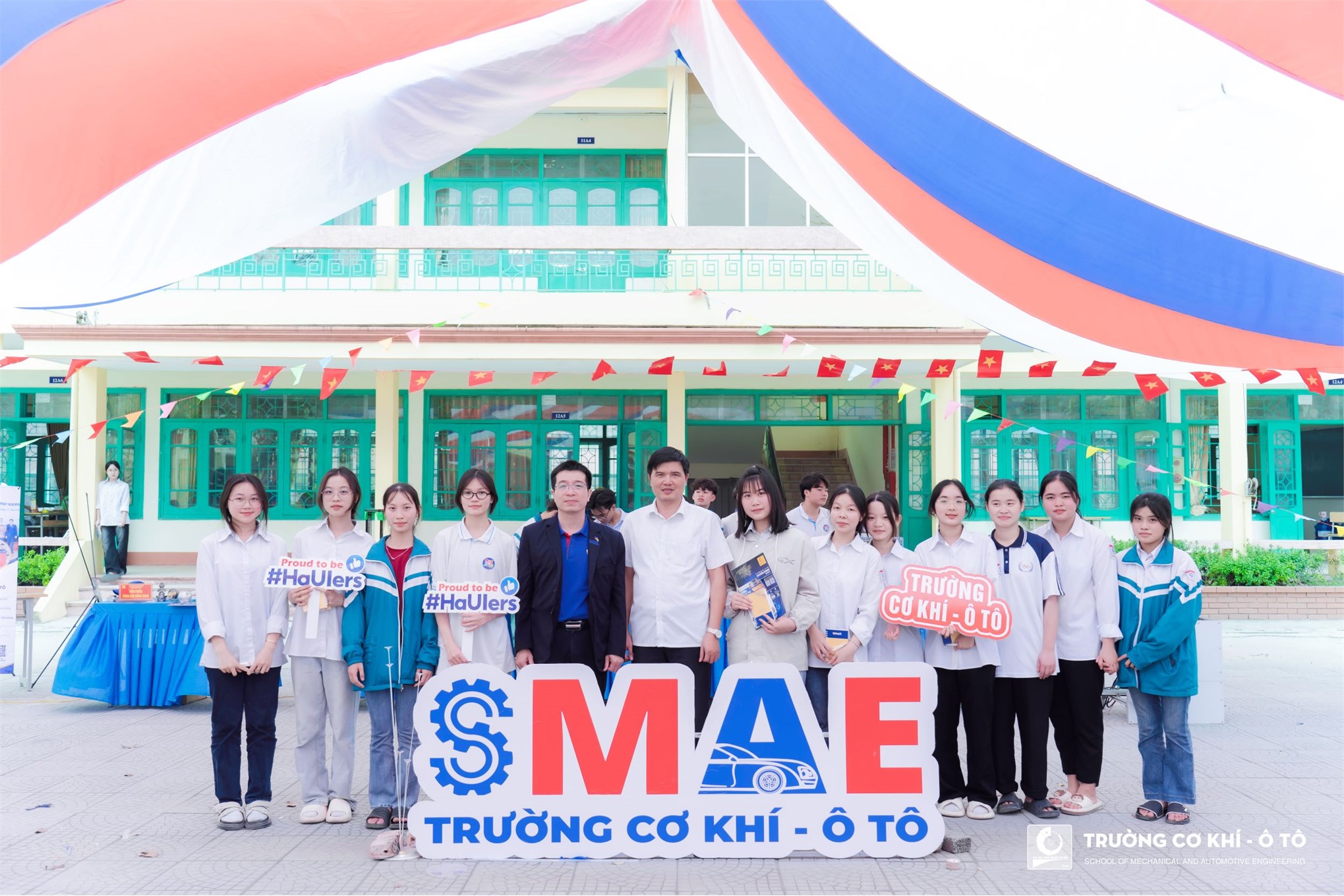 School of Mechanical and Automotive Engineering, Hanoi University of Industry: Nurturing scientific and technological passions for students of Nam Ly High School, Ha Nam