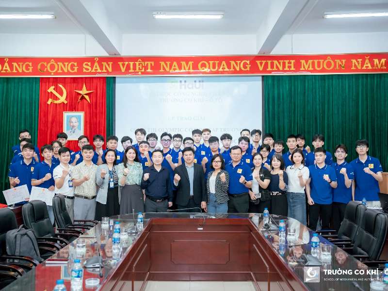 Trường Cơ khí – Ô tô, Đại học Công nghiệp Hà Nội trao giải Olympic Cơ học cấp trường và xuất quân tham dự Olympic Cơ học toàn quốc 2025
