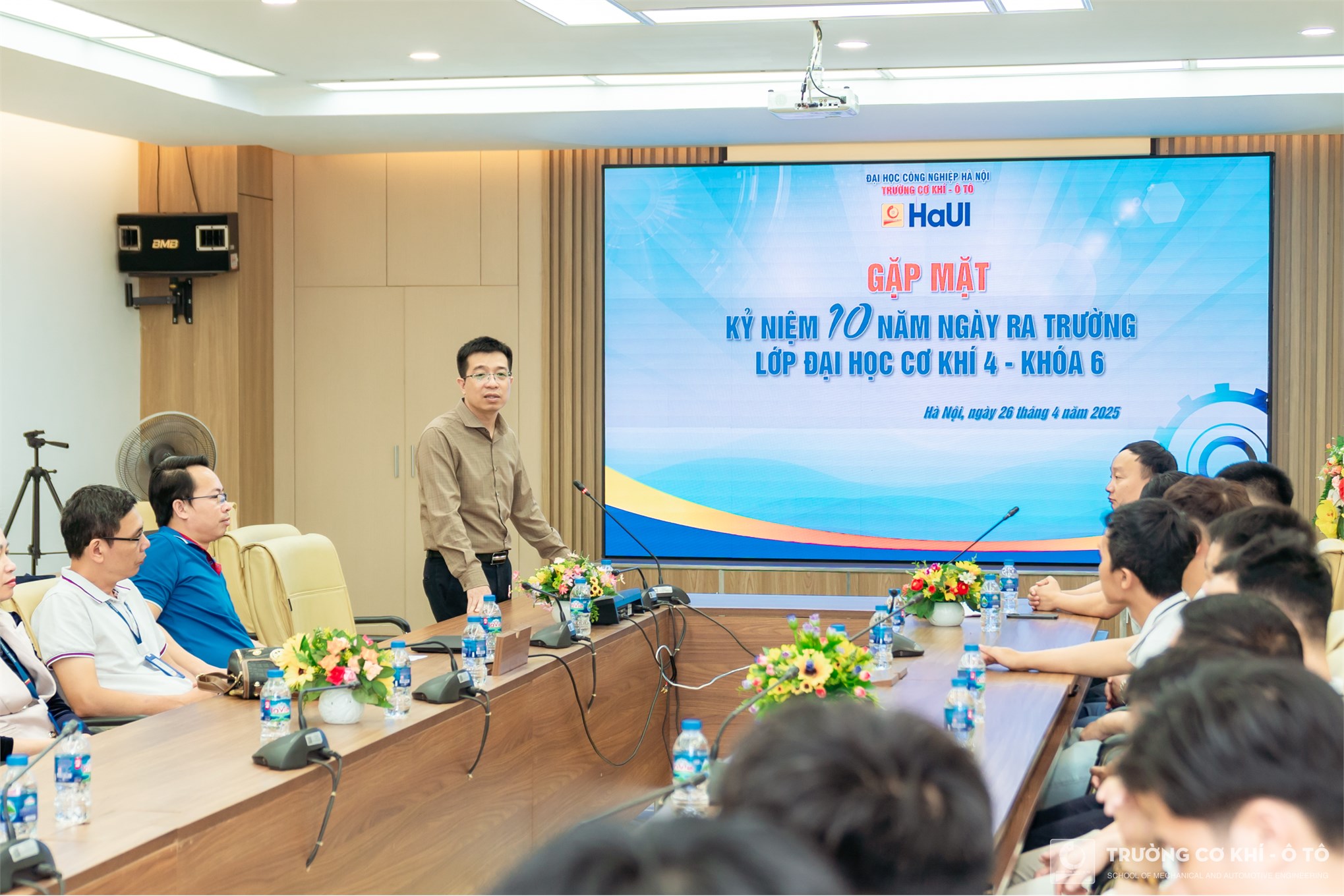 Cựu sinh viên lớp đại học CK4-K6 Trường Cơ khí - Ô tô - 10 năm ngày trở về