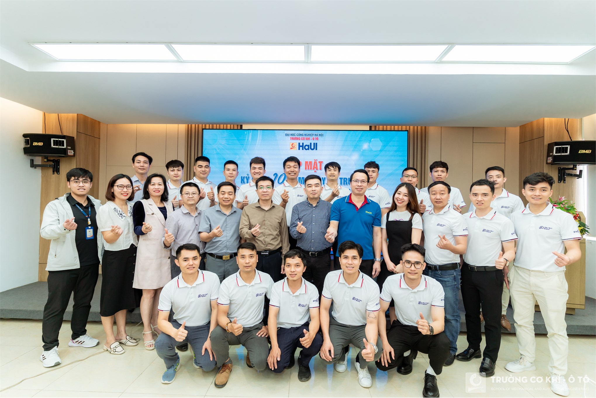 Cựu sinh viên lớp đại học CK4-K6 Trường Cơ khí - Ô tô - 10 năm ngày trở về