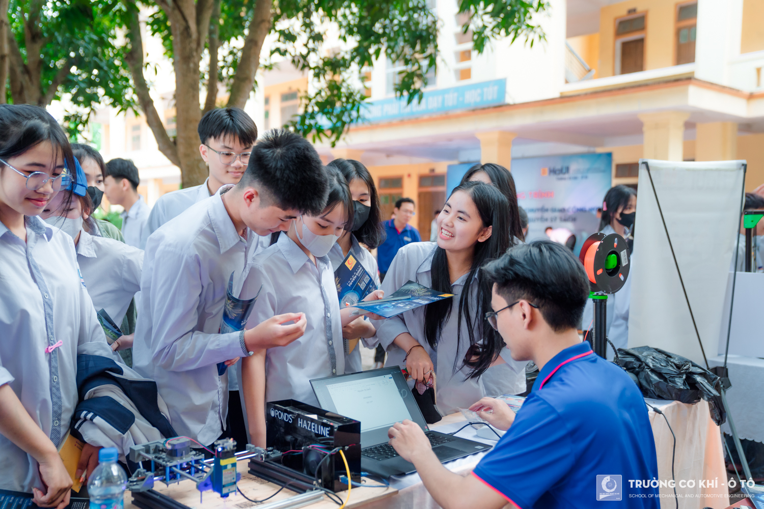 Mang giáo dục STEM đến với Trường THPT Nguyễn Sỹ Sách (Nghệ An), Trường Cơ khí - Ô tô tiếp tục hành trình ươm mầm tri thức